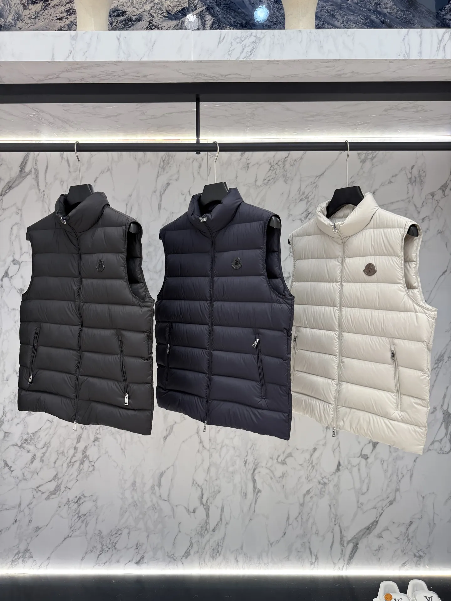 モンクレール グルノーブル ダウンベスト ブラック キルティング - 画像 (3)