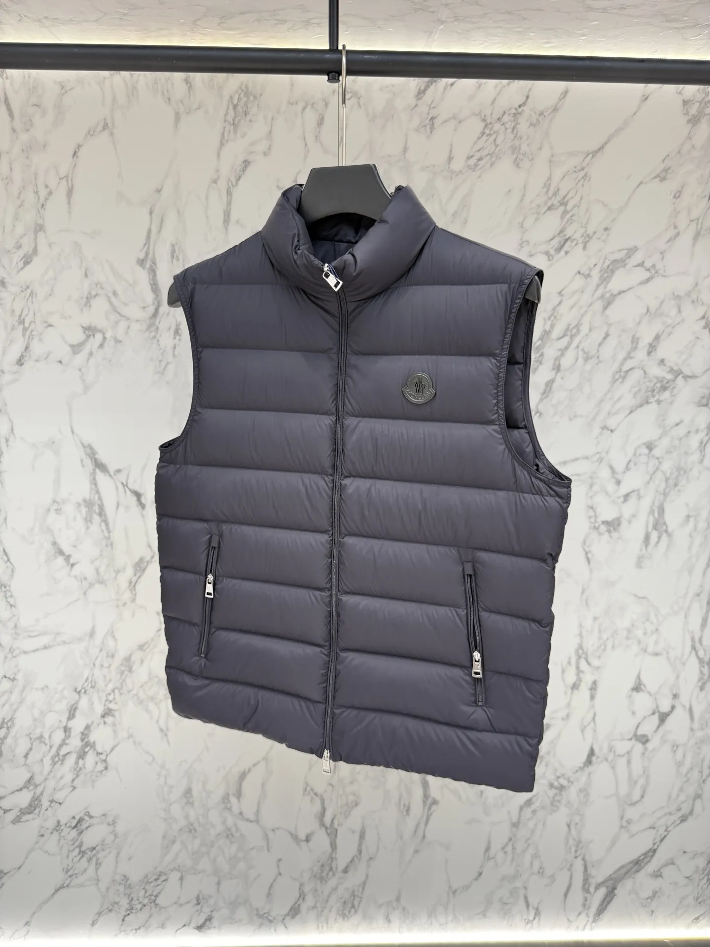 モンクレール グルノーブル ダウンベスト ブラック キルティング - 画像 (6)