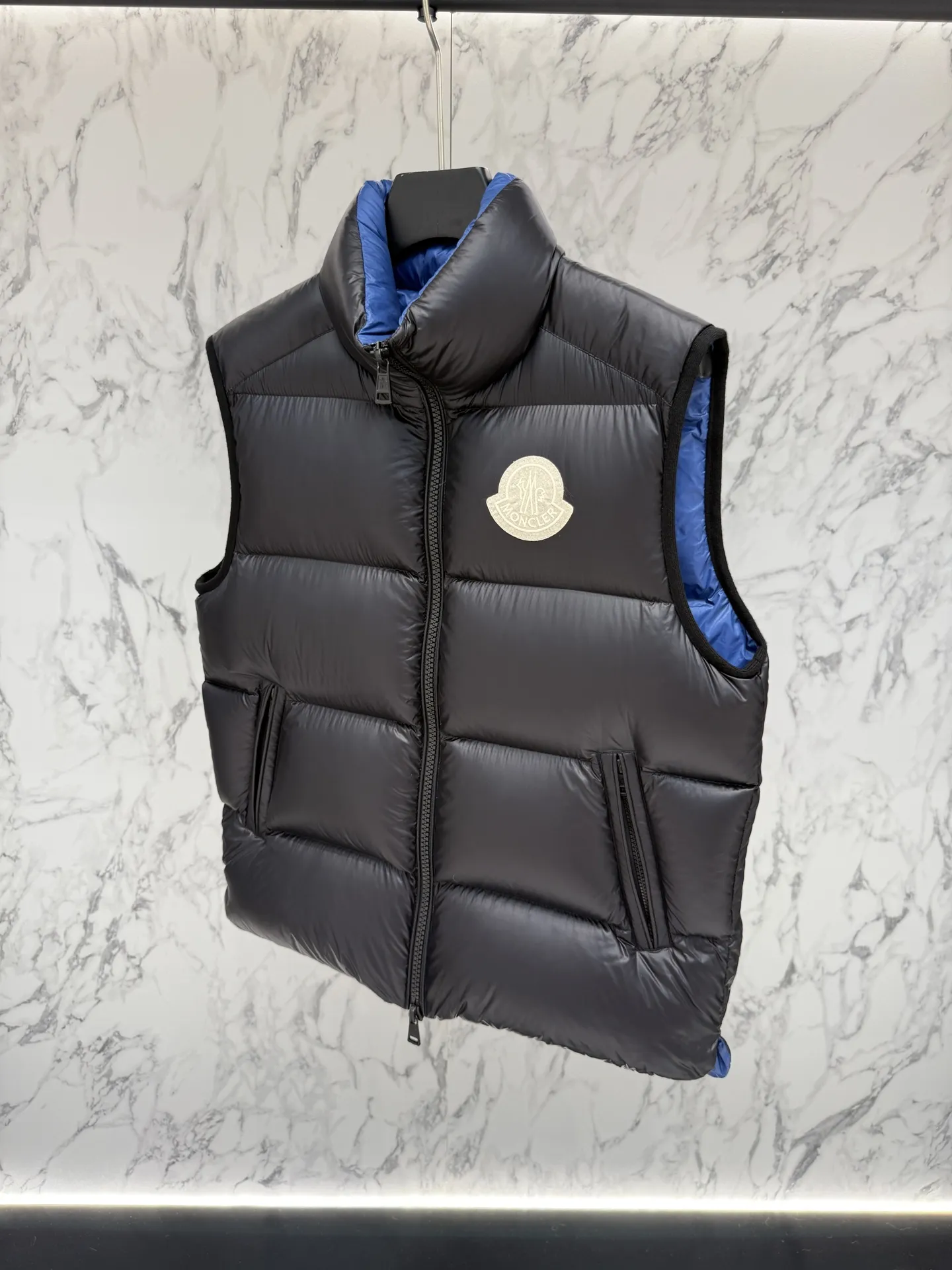 モンクレール 2025 シリーズ ブラック ダウンベスト - 画像 (6)