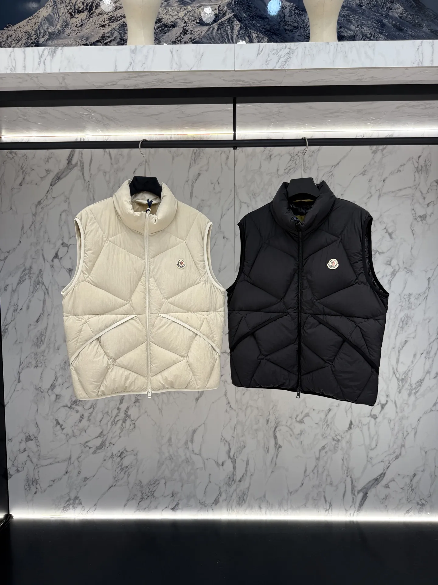 モンクレール ダウンベスト ベージュ キルティングデザイン - 画像 (3)