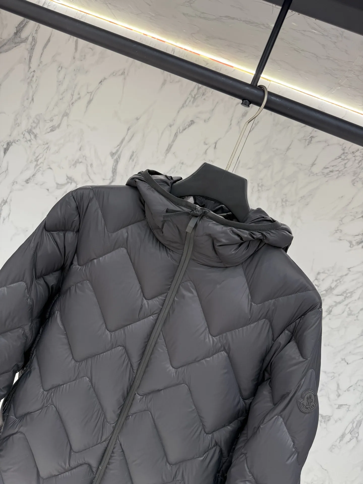 モンクレール グルノーブル R8057 ブラック ダウンジャケット - 画像 (3)