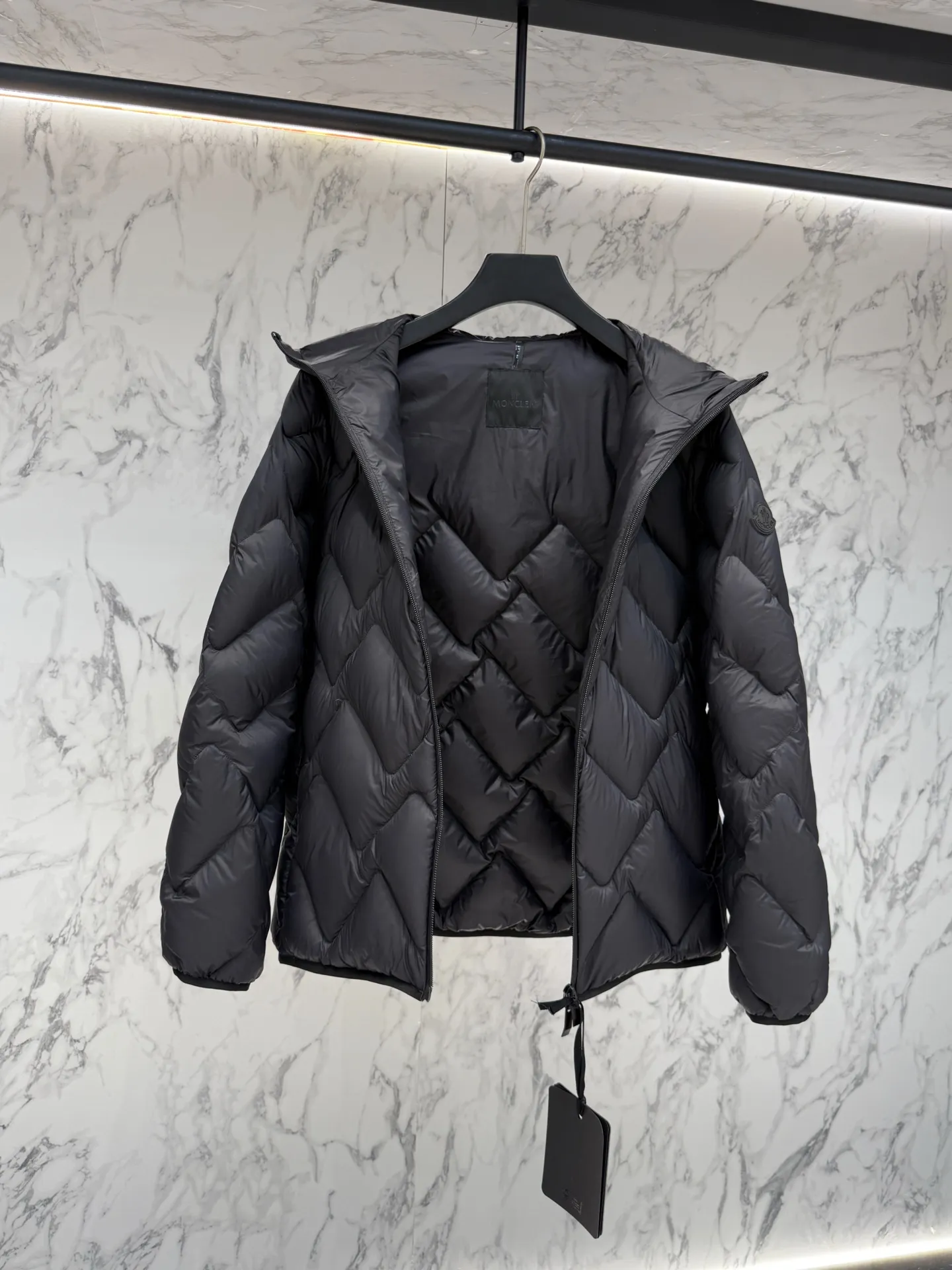 モンクレール グルノーブル R8057 ブラック ダウンジャケット - 画像 (8)