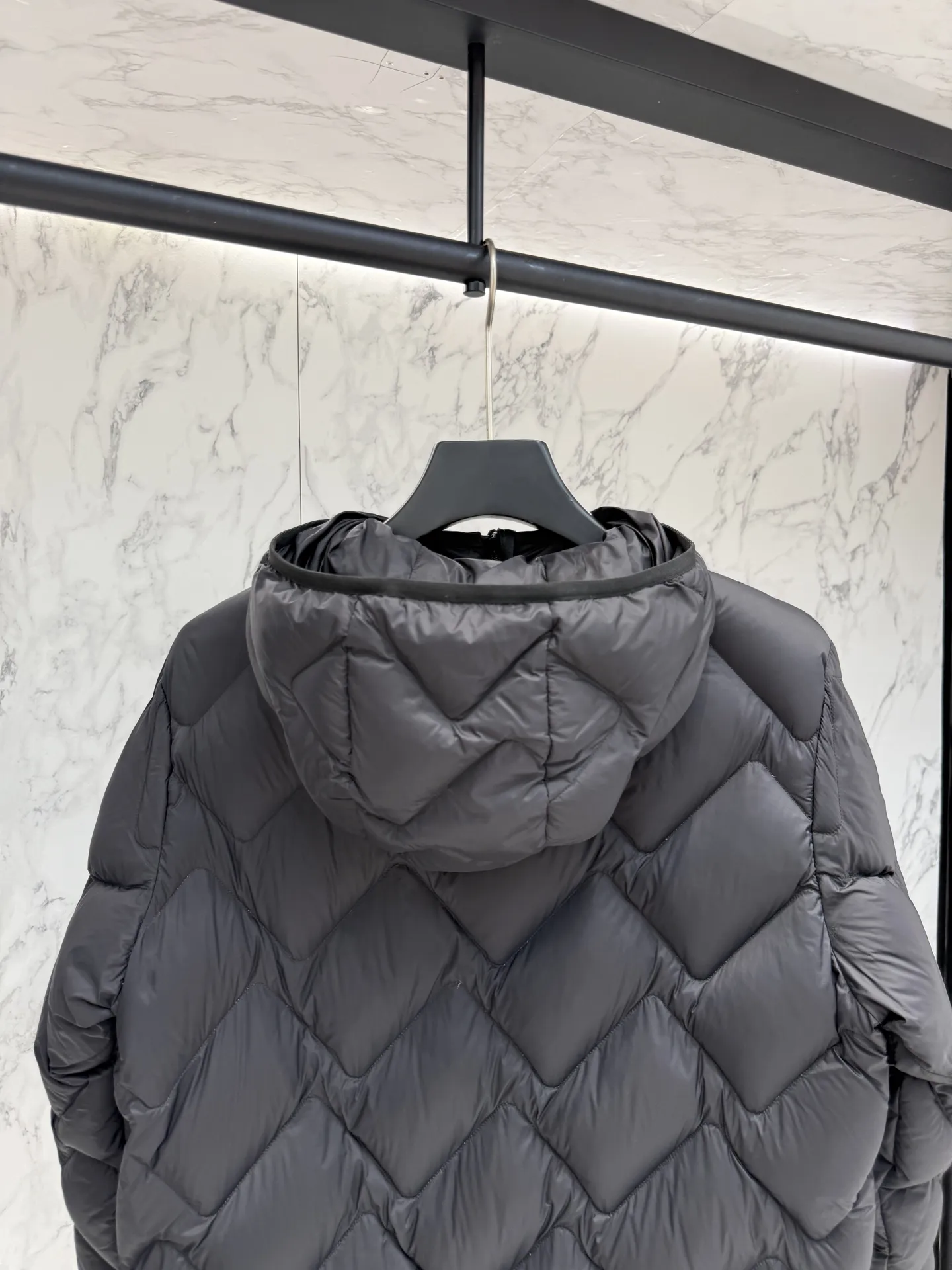 モンクレール グルノーブル R8057 ブラック ダウンジャケット - 画像 (9)