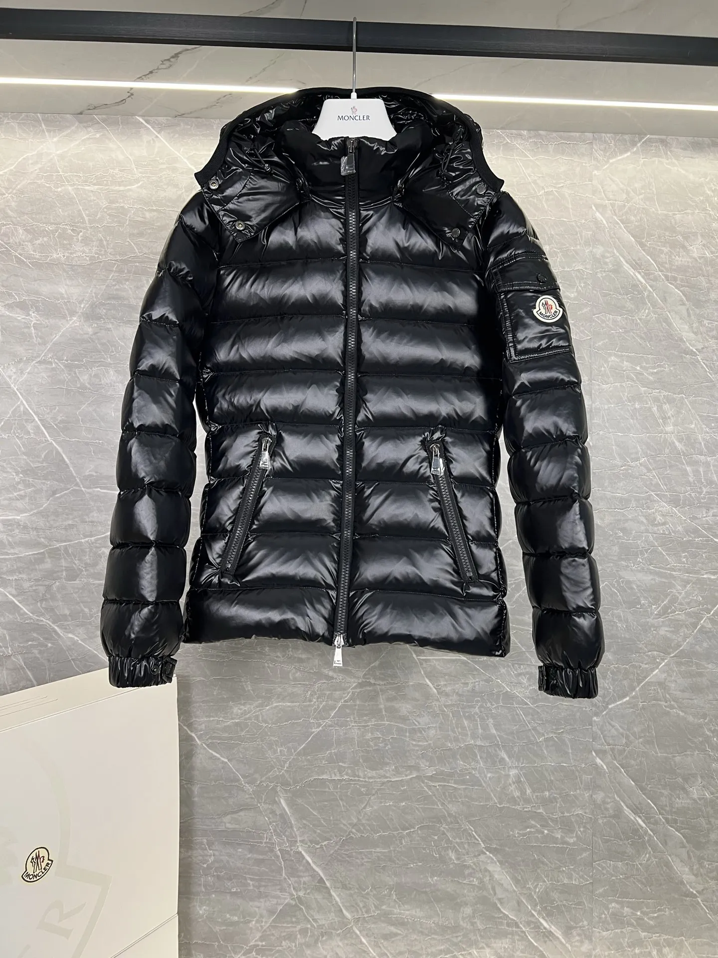 モンクレール バディ レディース ダウンジャケット ブラック ショート丈 - 画像 (7)