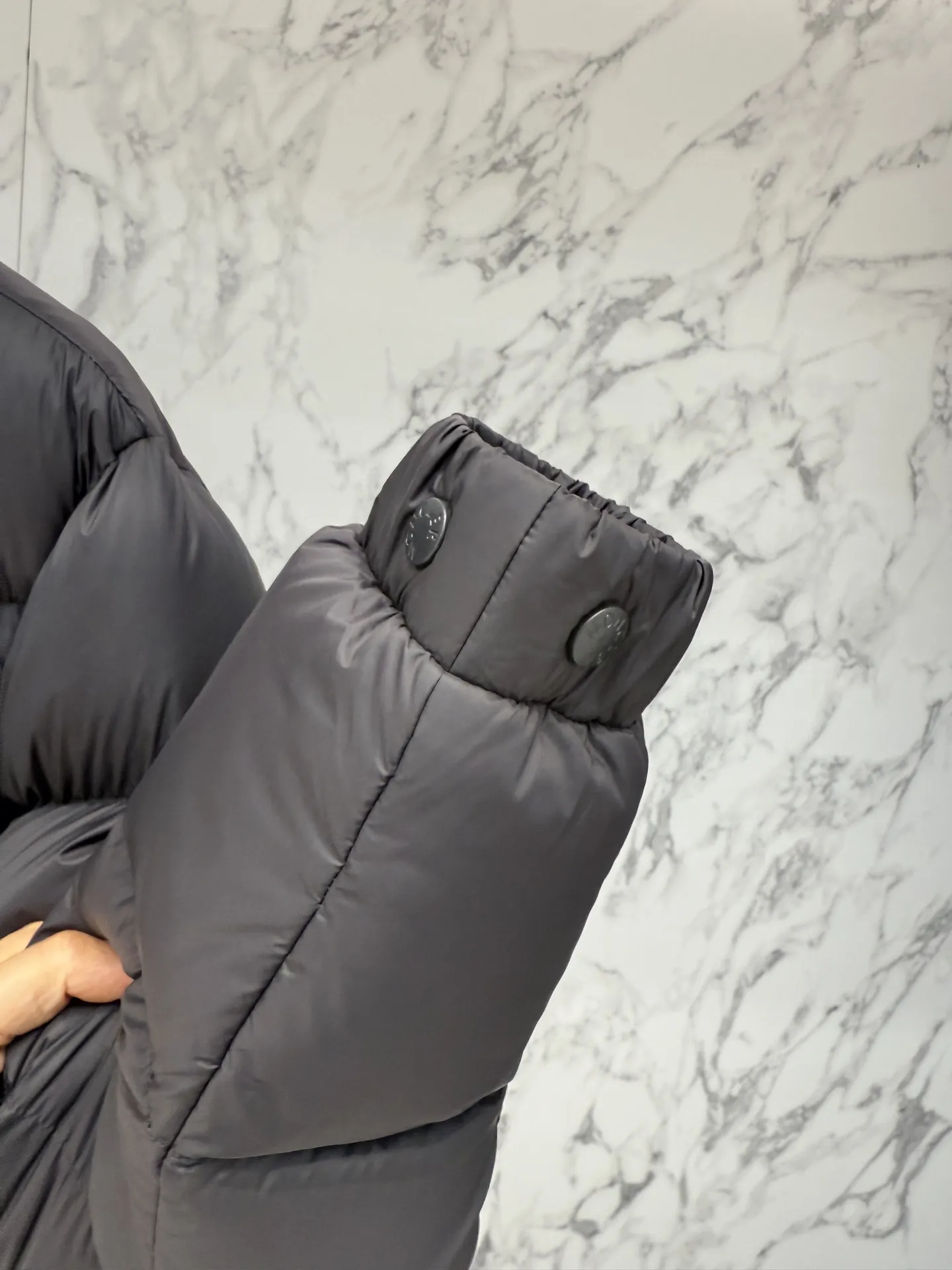 モンクレール グルノーブル ダウンジャケット ブラック パファー - 画像 (9)