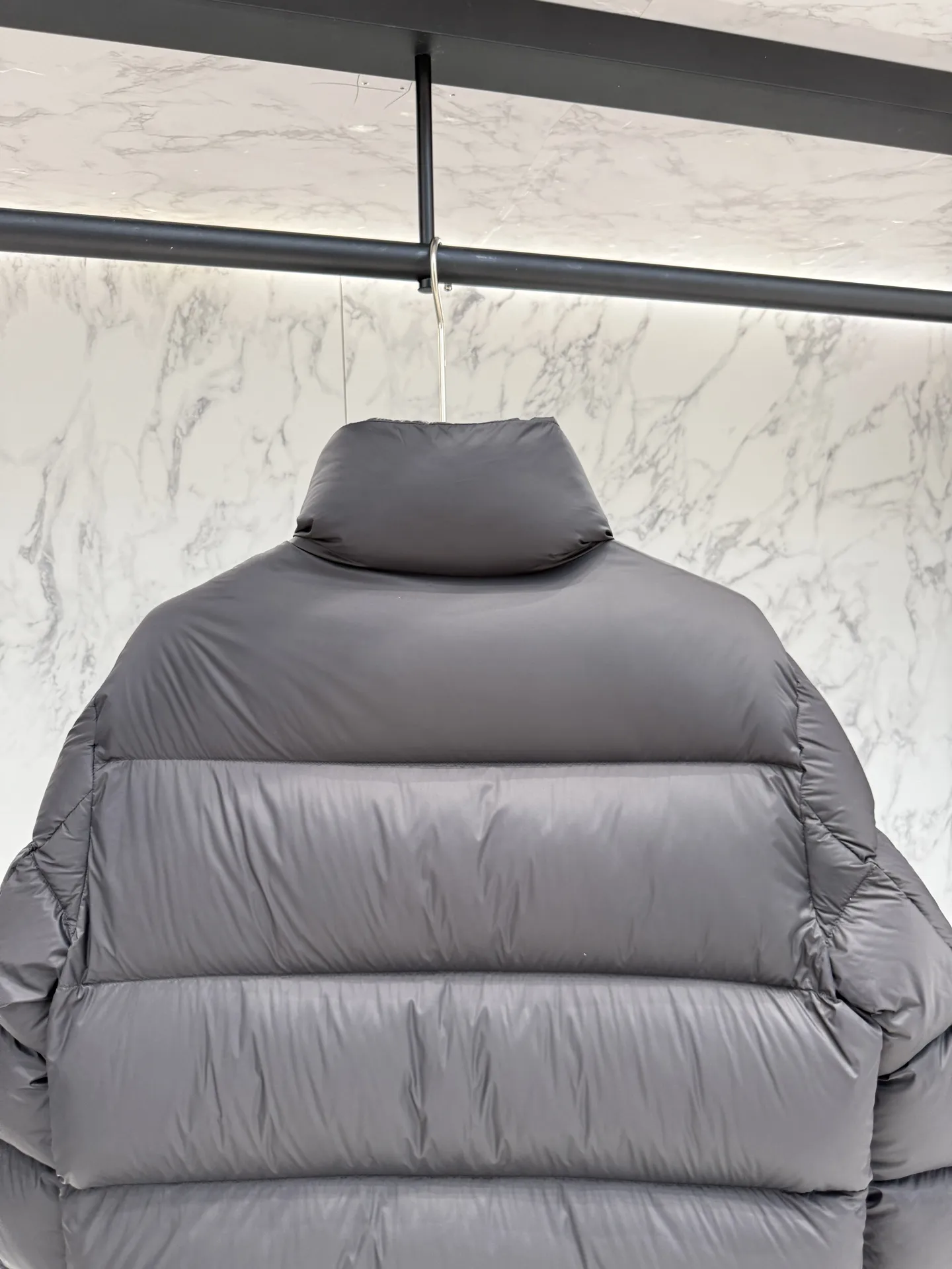 モンクレール グルノーブル ダウンジャケット ブラック パファー - 画像 (10)