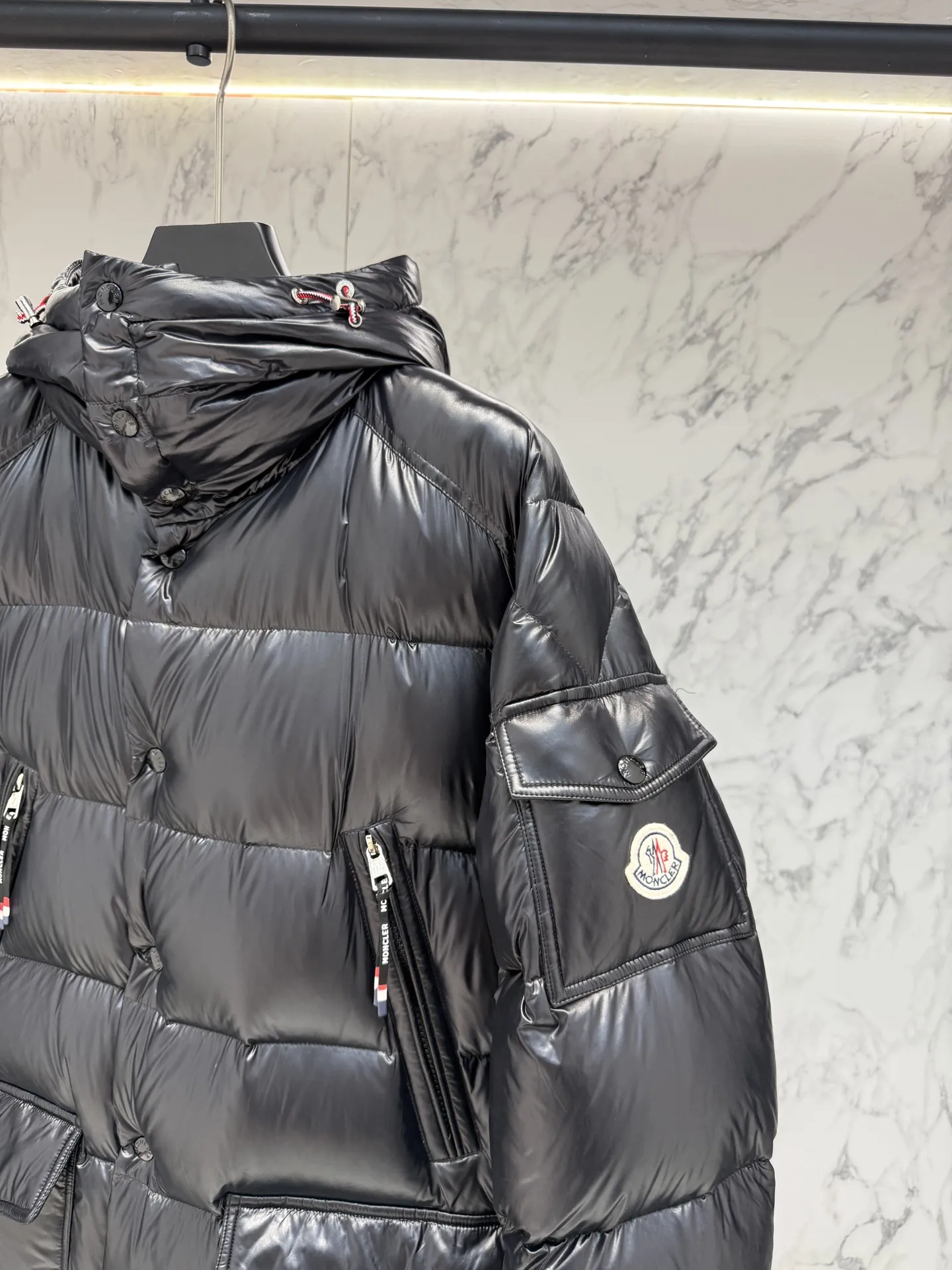 モンクレール グルノーブル ブラック ダウンジャケット - 画像 (4)