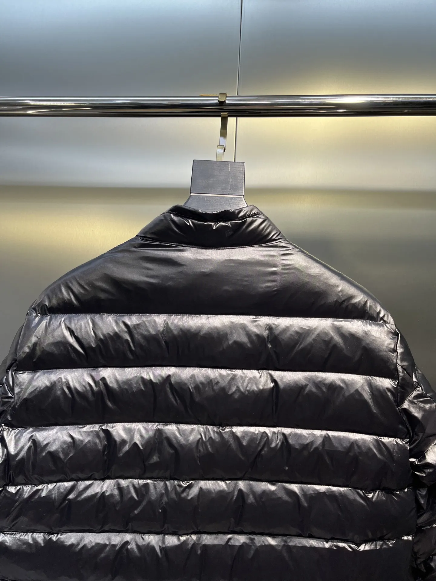 モンクレール ロングセゾン ダウンジャケット ブラック キルティング - 画像 (9)