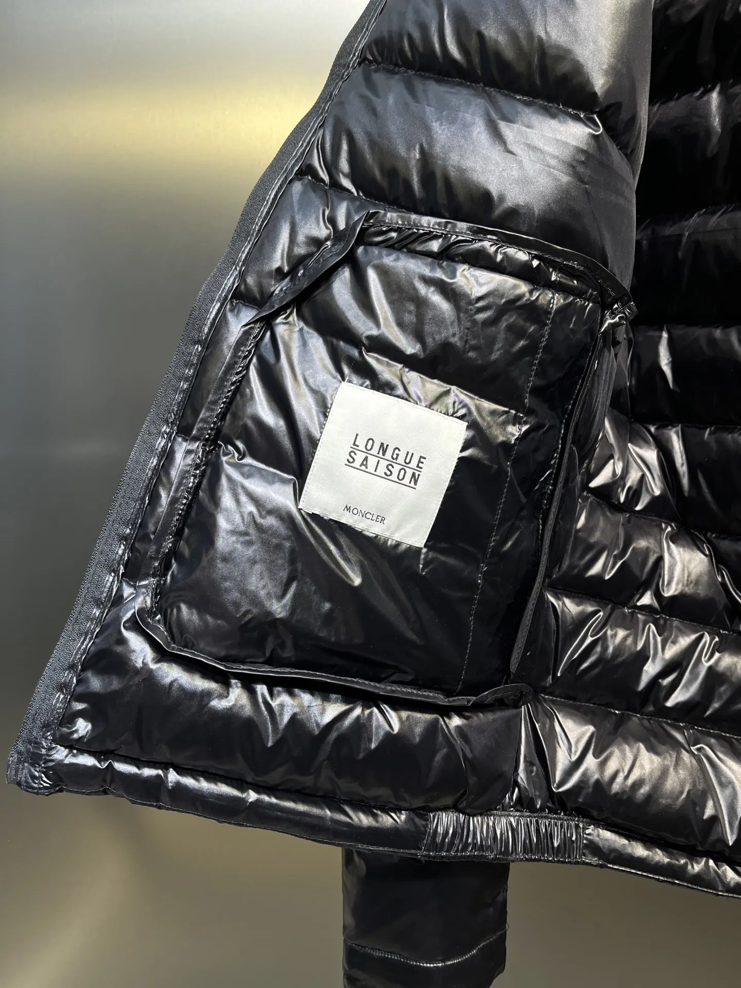 モンクレール ロングセゾン ダウンジャケット ブラック キルティング - 画像 (10)