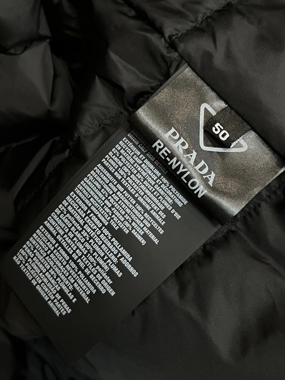 プラダ ダウンジャケット フード付き ブラック ロゴ - 画像 (12)