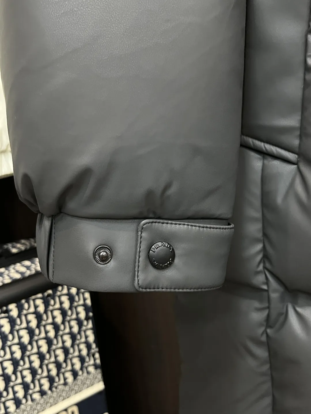 プラダ ダウンジャケット グレー フード付き ロング - 画像 (10)