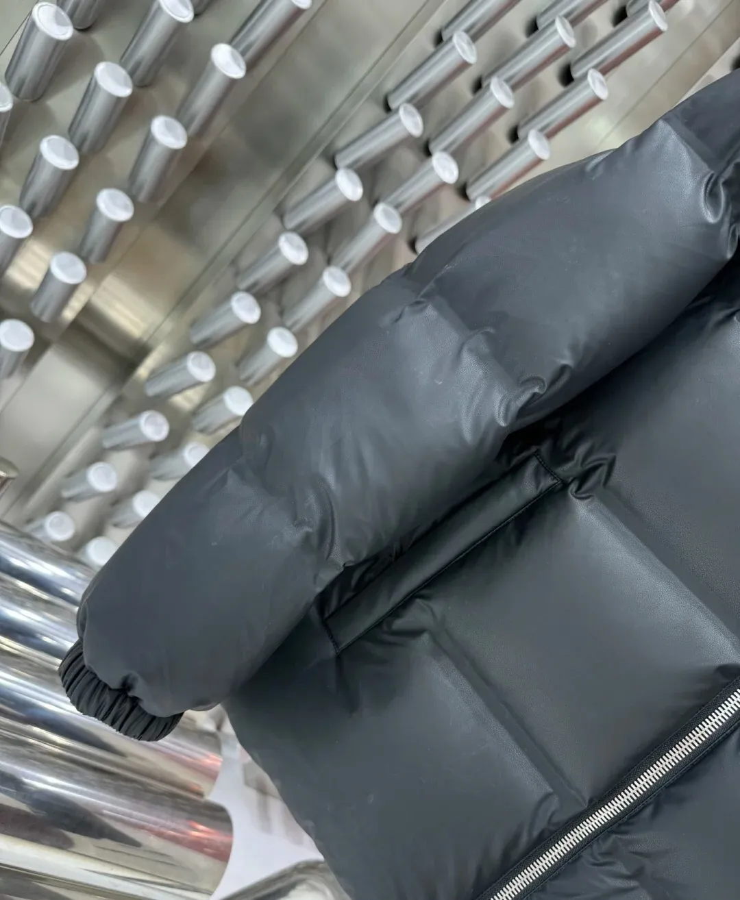 プラダ ガード フード付きダウンジャケット ブラック パッド入り - 画像 (6)