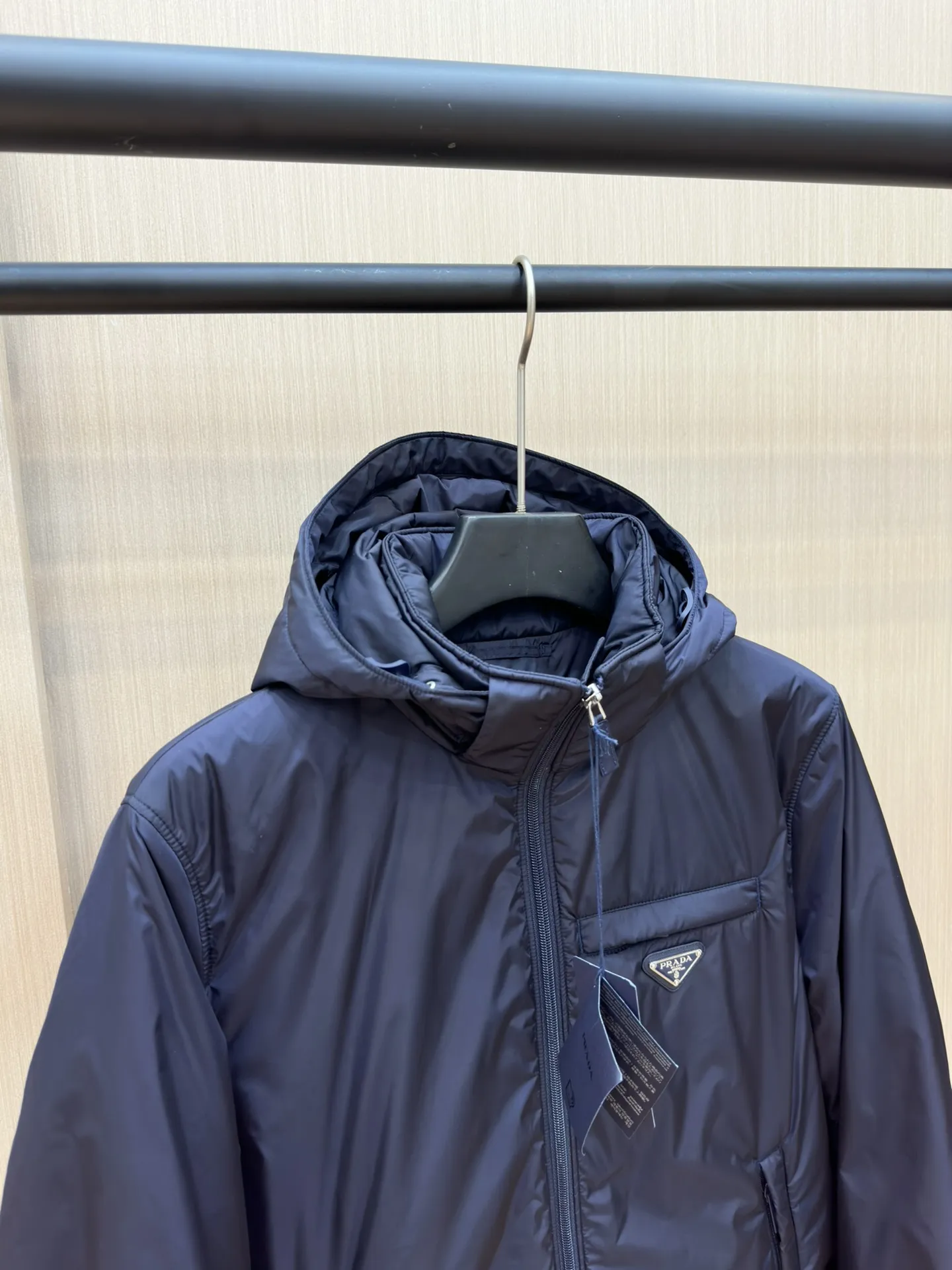 プラダ リナイロン ダウンジャケット ブルー フード付き - 画像 (7)