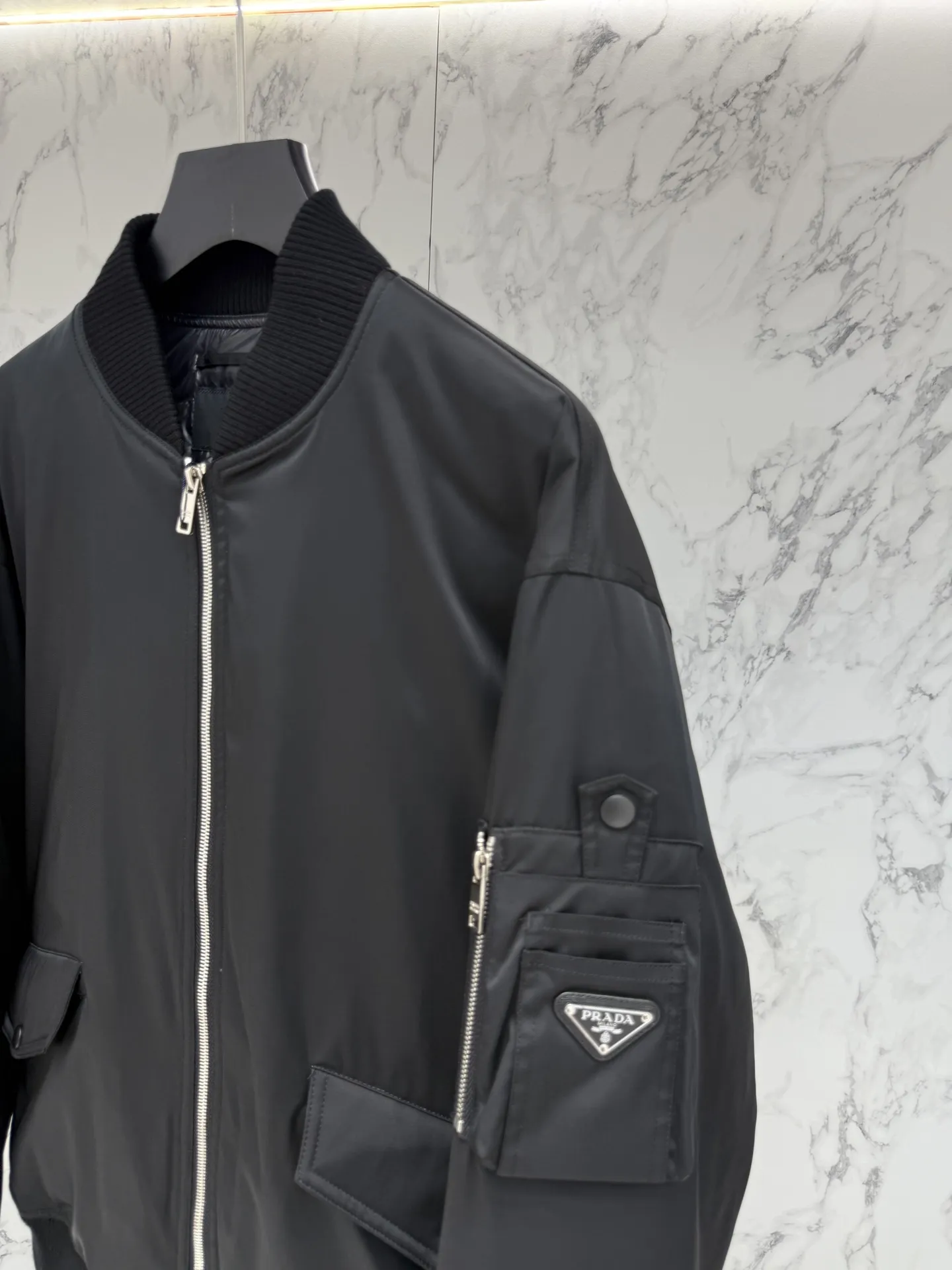 プラダ ReNylon ダウンジャケット ブラック ボンバー - 画像 (4)