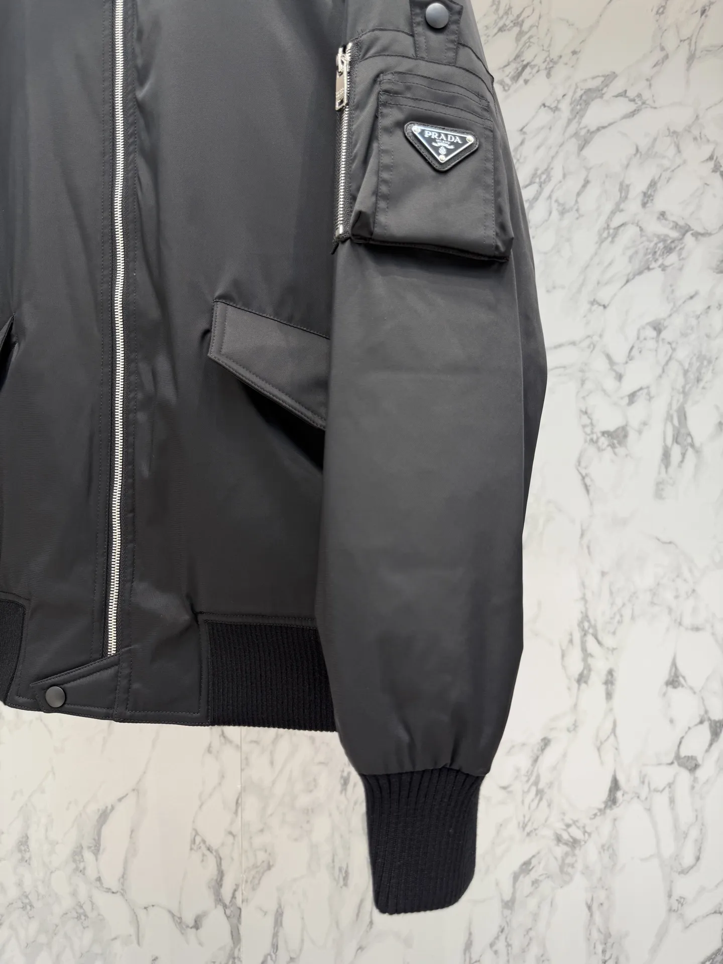 プラダ ReNylon ダウンジャケット ブラック ボンバー - 画像 (5)