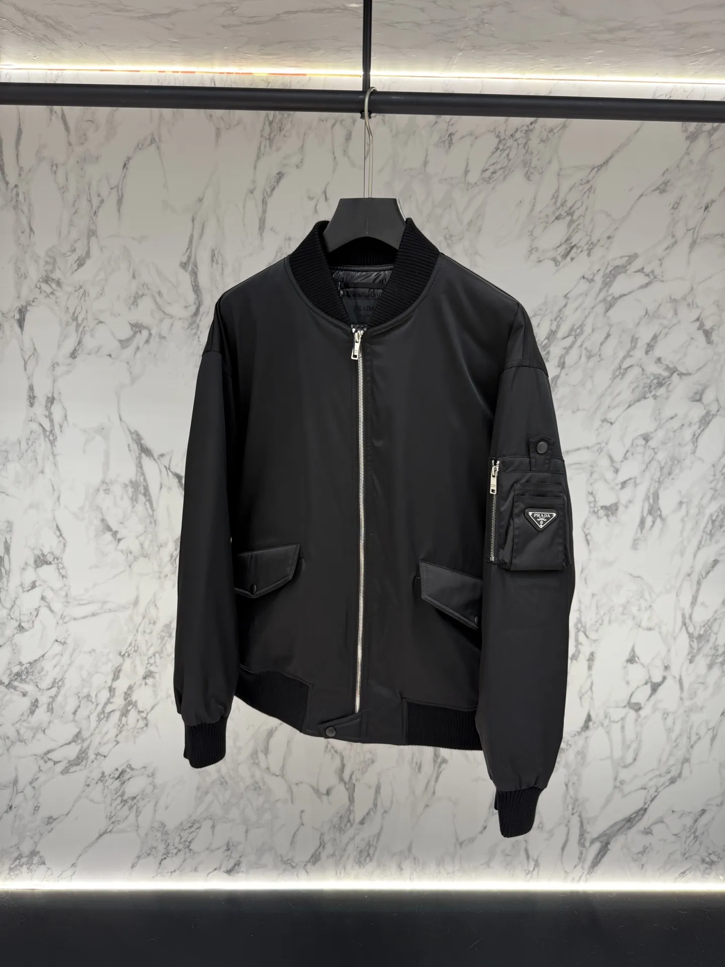 プラダ ReNylon ダウンジャケット ブラック ボンバー - 画像 (6)