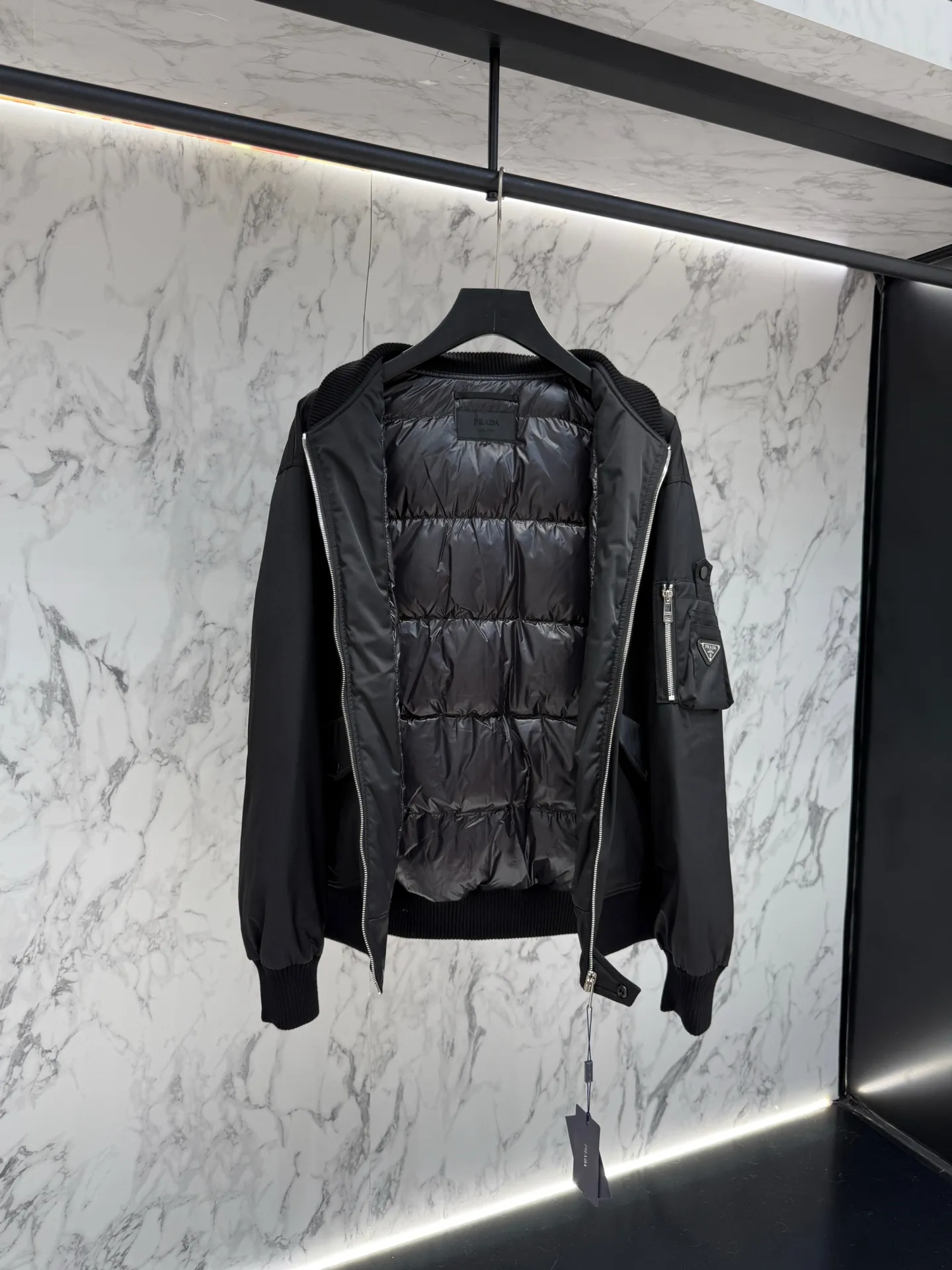 プラダ ReNylon ダウンジャケット ブラック ボンバー - 画像 (8)