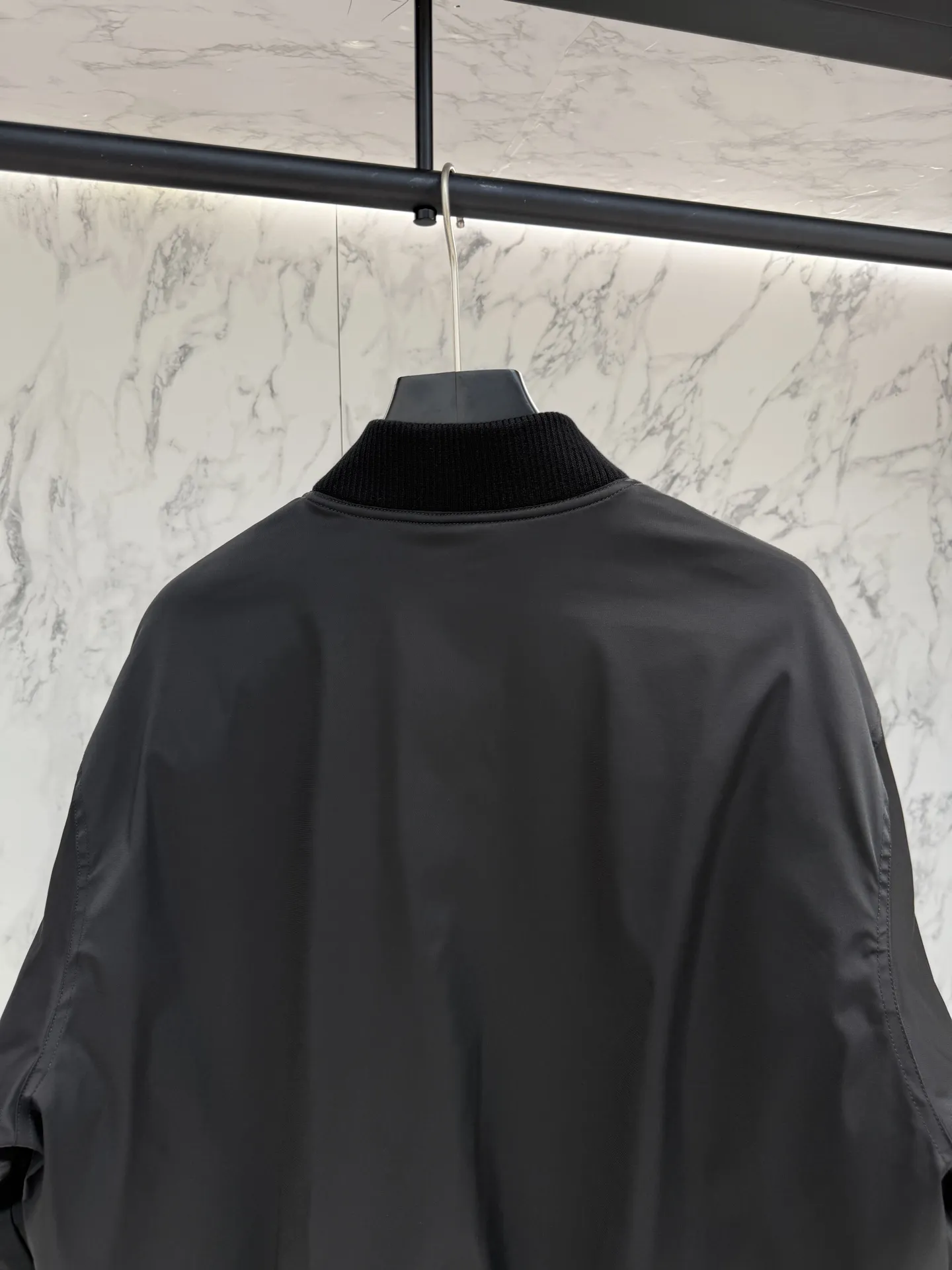 プラダ ReNylon ダウンジャケット ブラック ボンバー - 画像 (9)