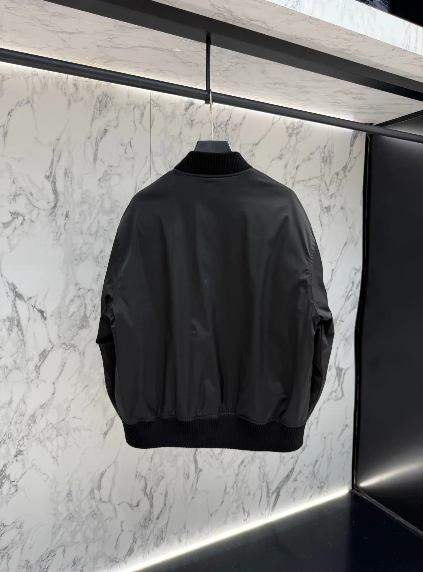 プラダ ReNylon ダウンジャケット ブラック ボンバー - 画像 (10)