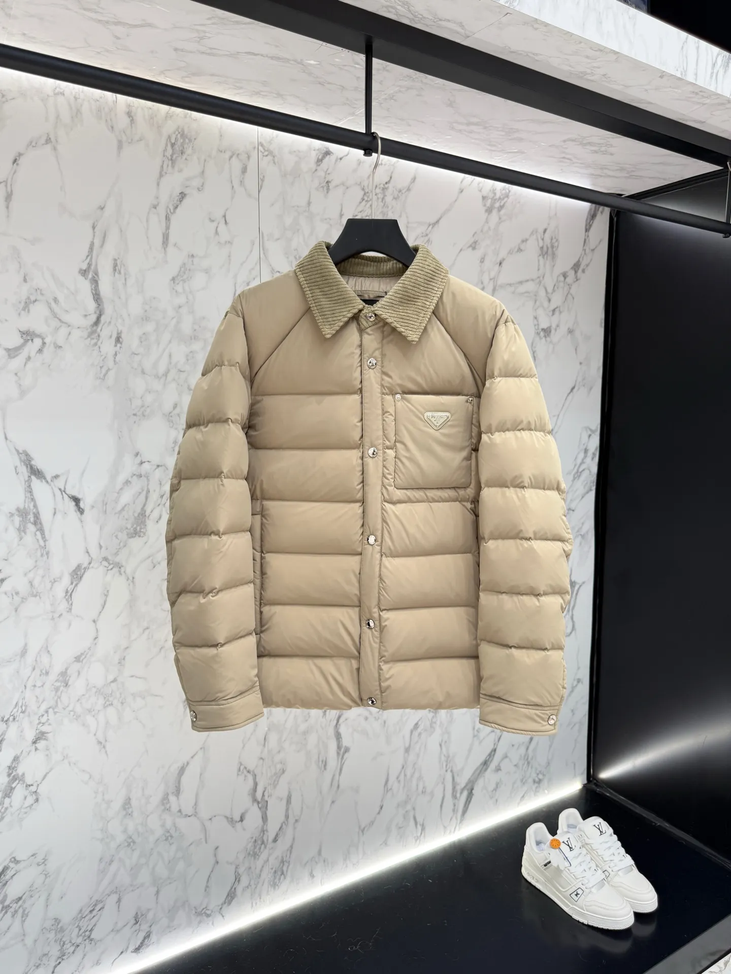 プラダ ReNylon ダウンジャケット ベージュ ユニセックス