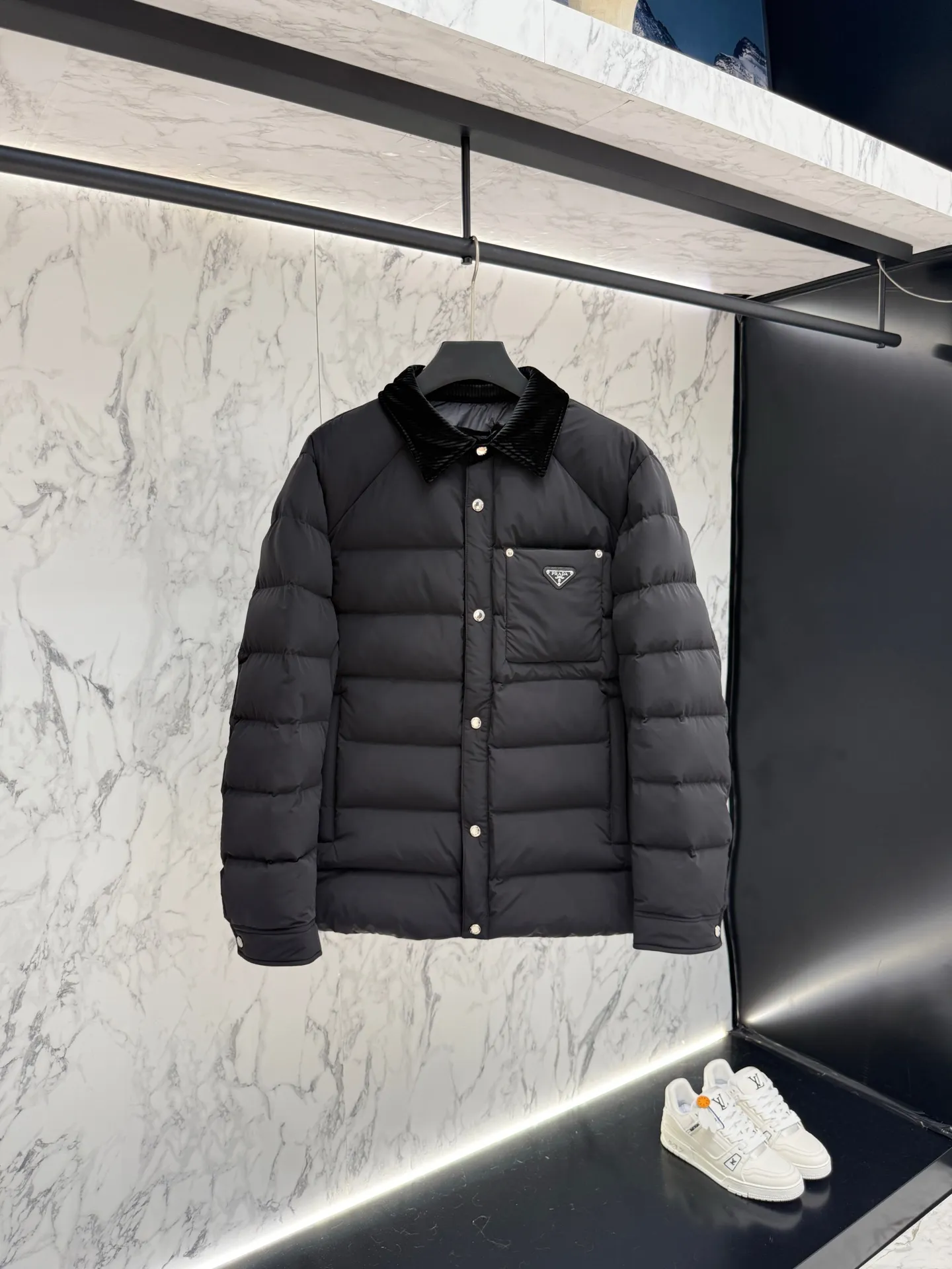 プラダ ReNylon ダウンジャケット ブラック キルティング