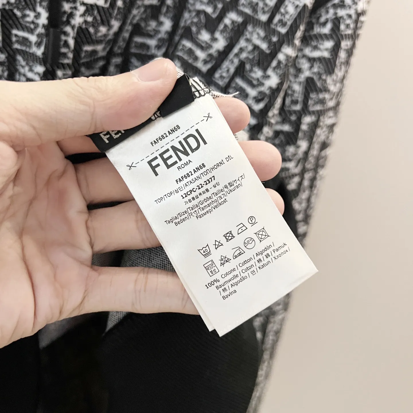 FENDI 黒白カモフラージュパーカー - 画像 (8)