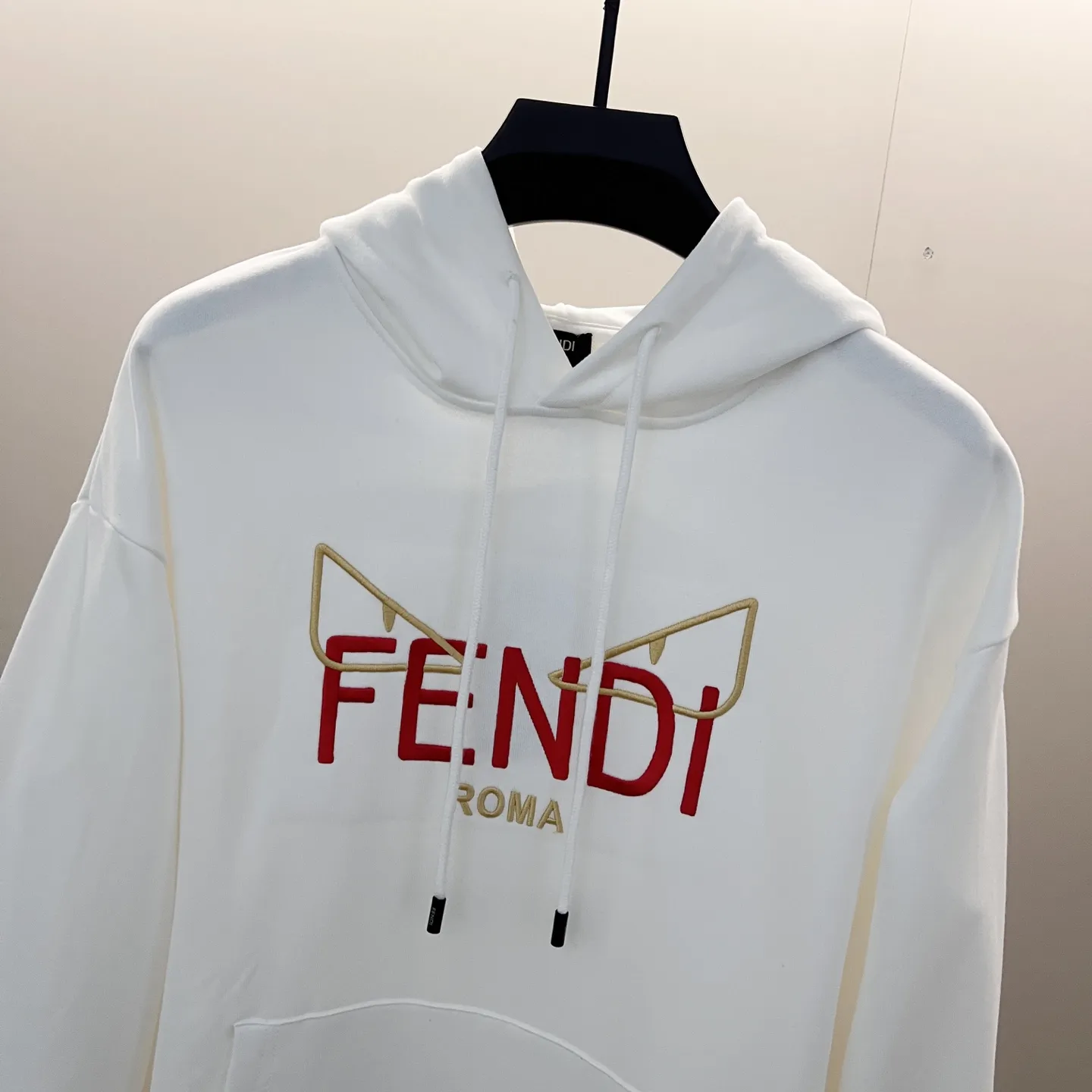 FENDI 白 純綿のフード付きスウェットシャツ - 画像 (5)