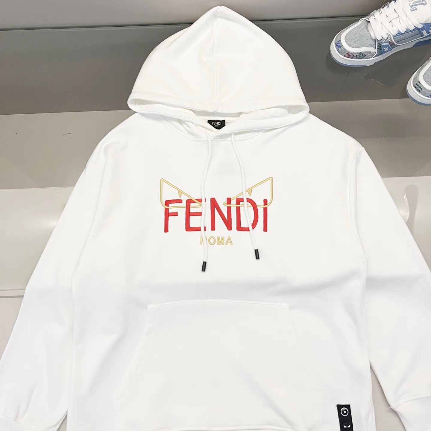FENDI 白 純綿のフード付きスウェットシャツ - 画像 (9)