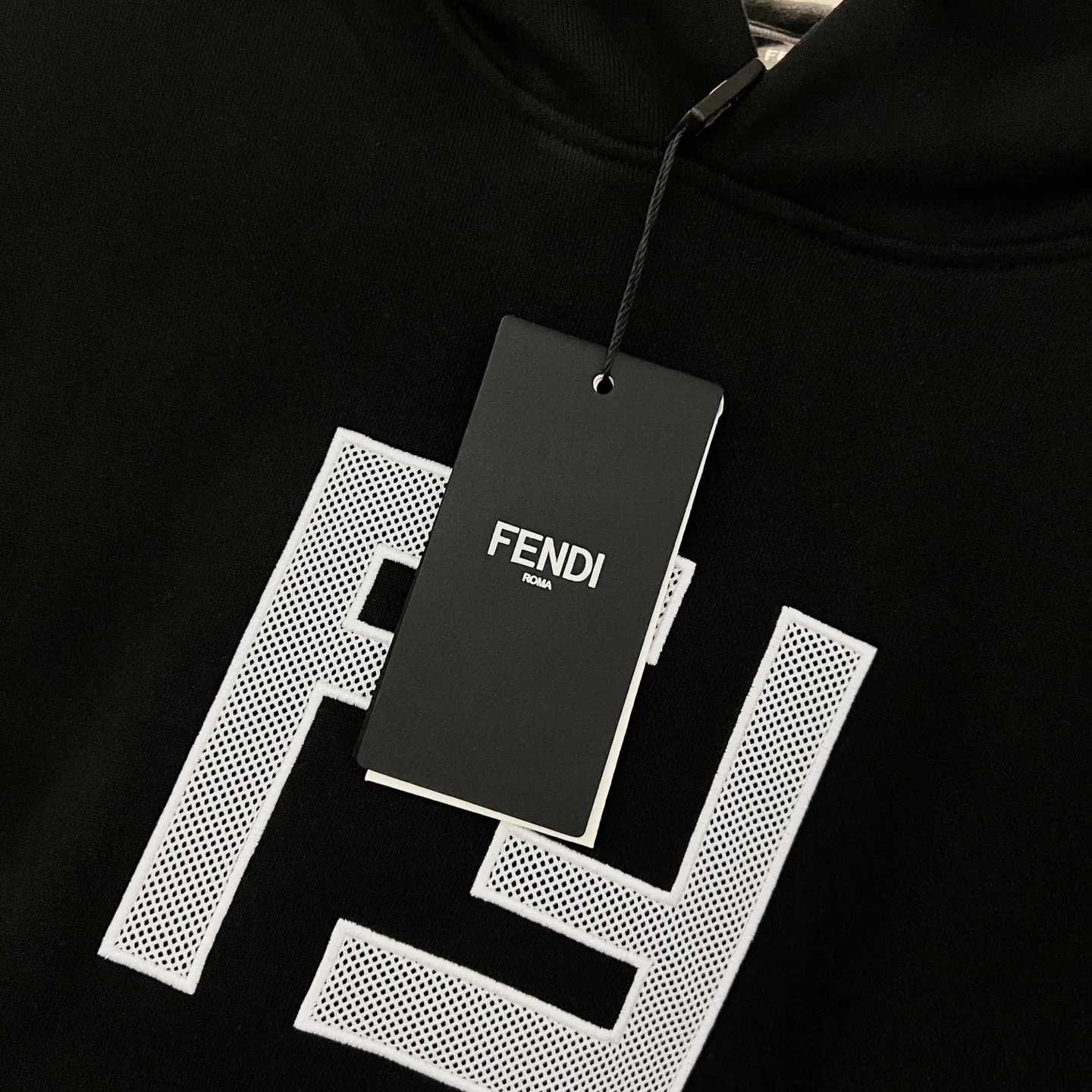 FENDI 420gコットン白黒ロゴフーディ - 画像 (5)