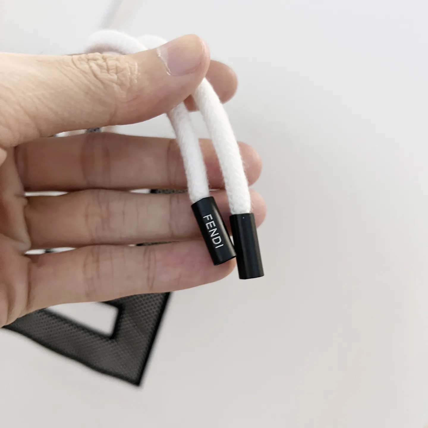 FENDI 420gコットン白黒ロゴフーディ - 画像 (7)