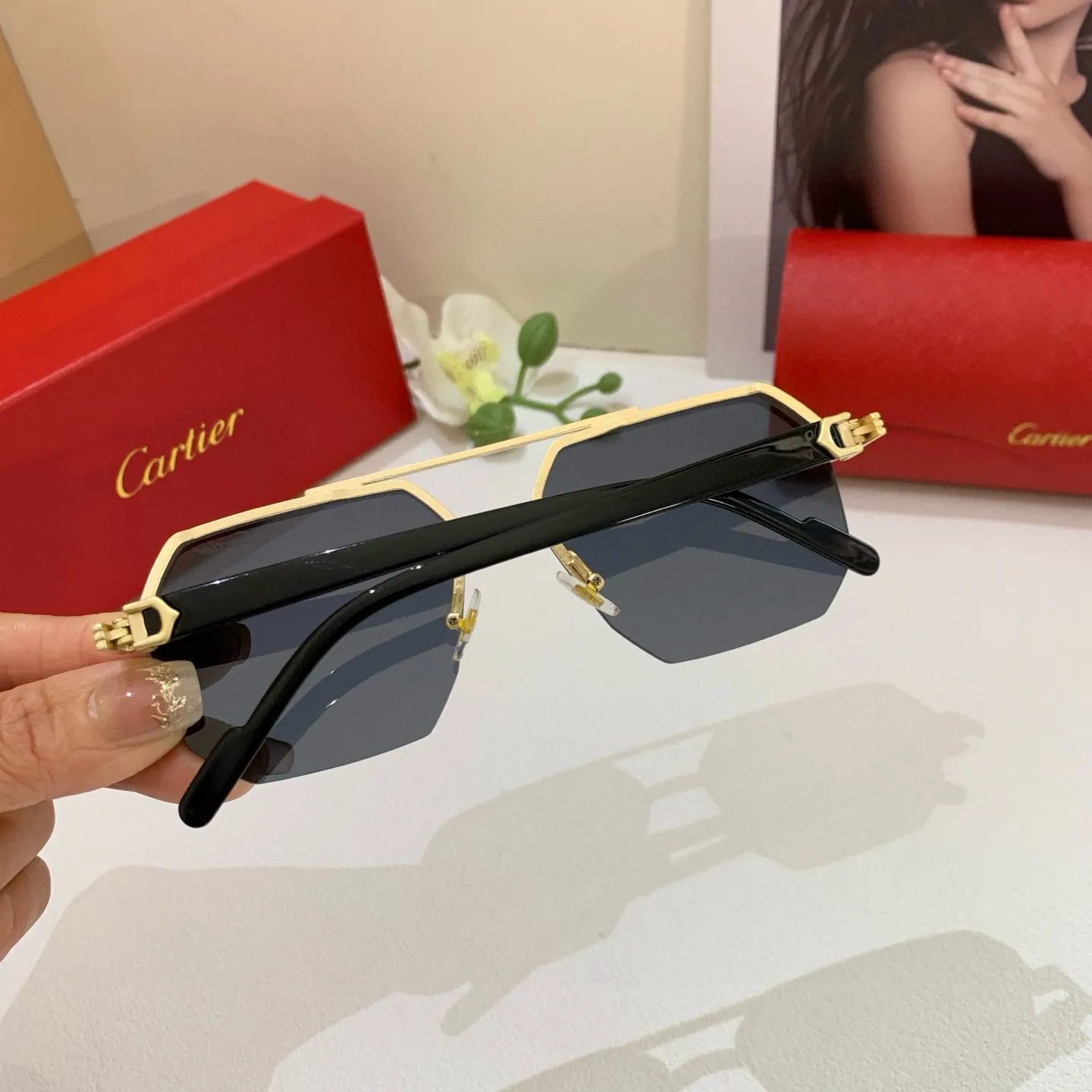 カルティエ新作黒金属方形サングラス - 画像 (5)