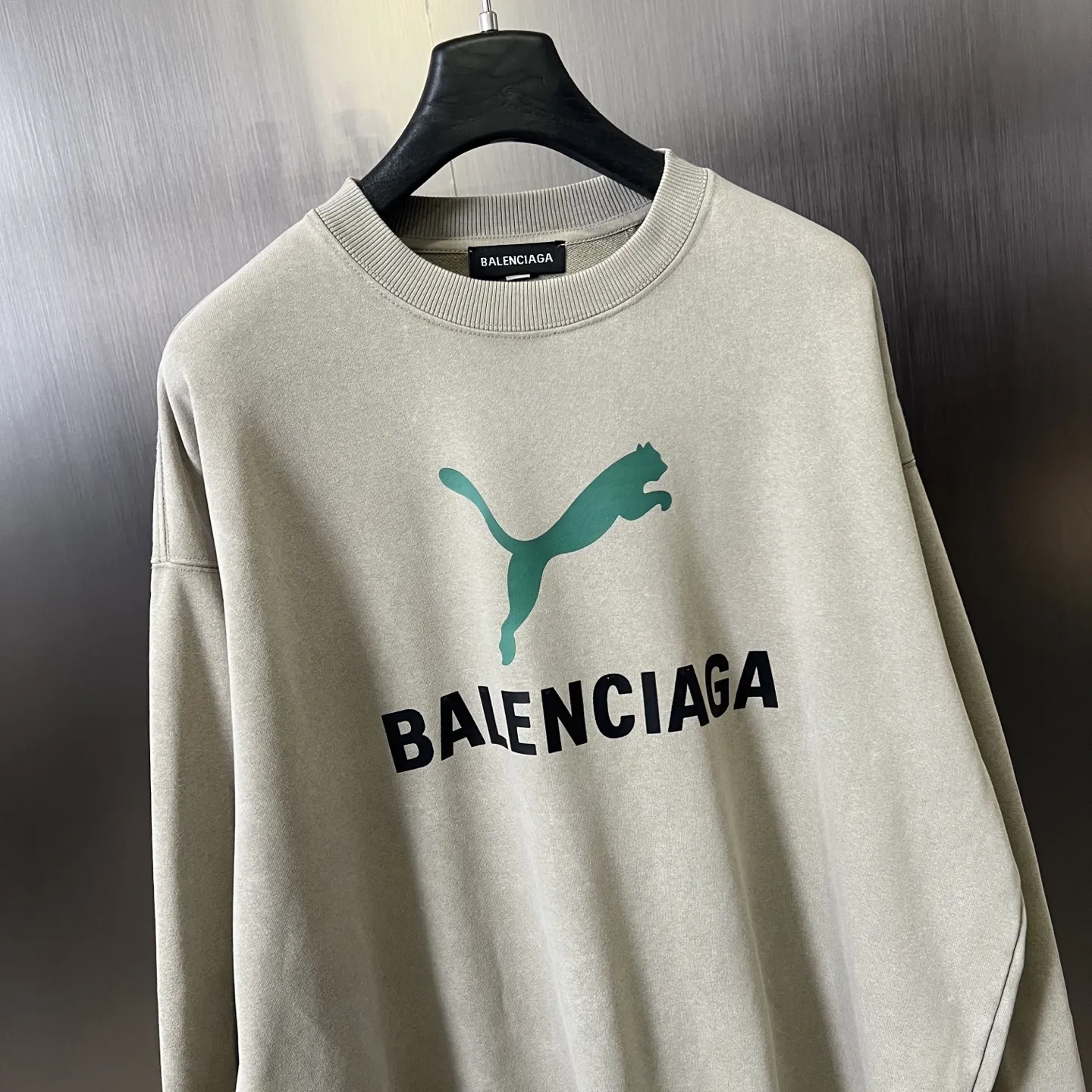 BALENCIAGA PUMA コラボ 暗夜黒 丸首スウェット - 画像 (4)
