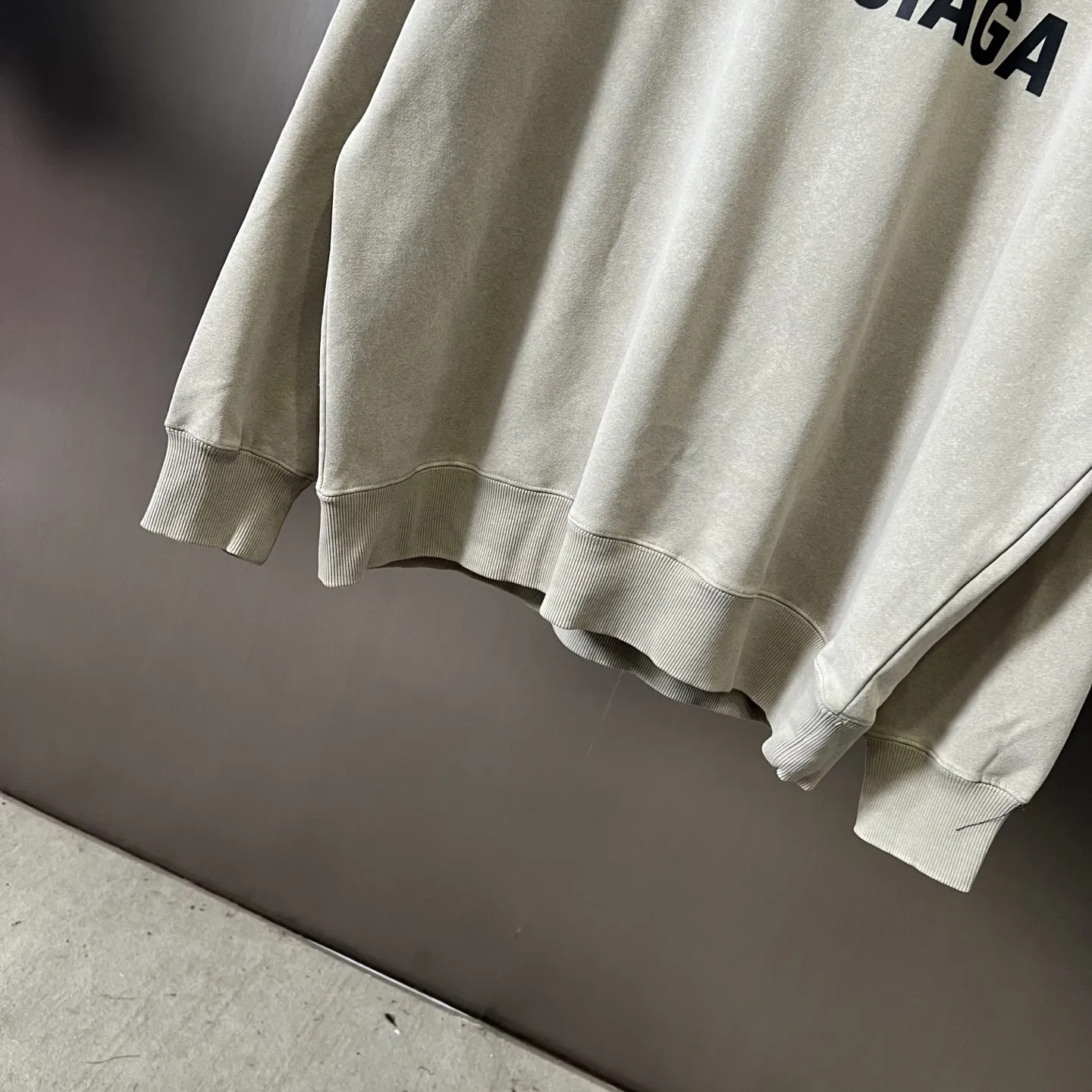 BALENCIAGA PUMA コラボ 暗夜黒 丸首スウェット - 画像 (8)