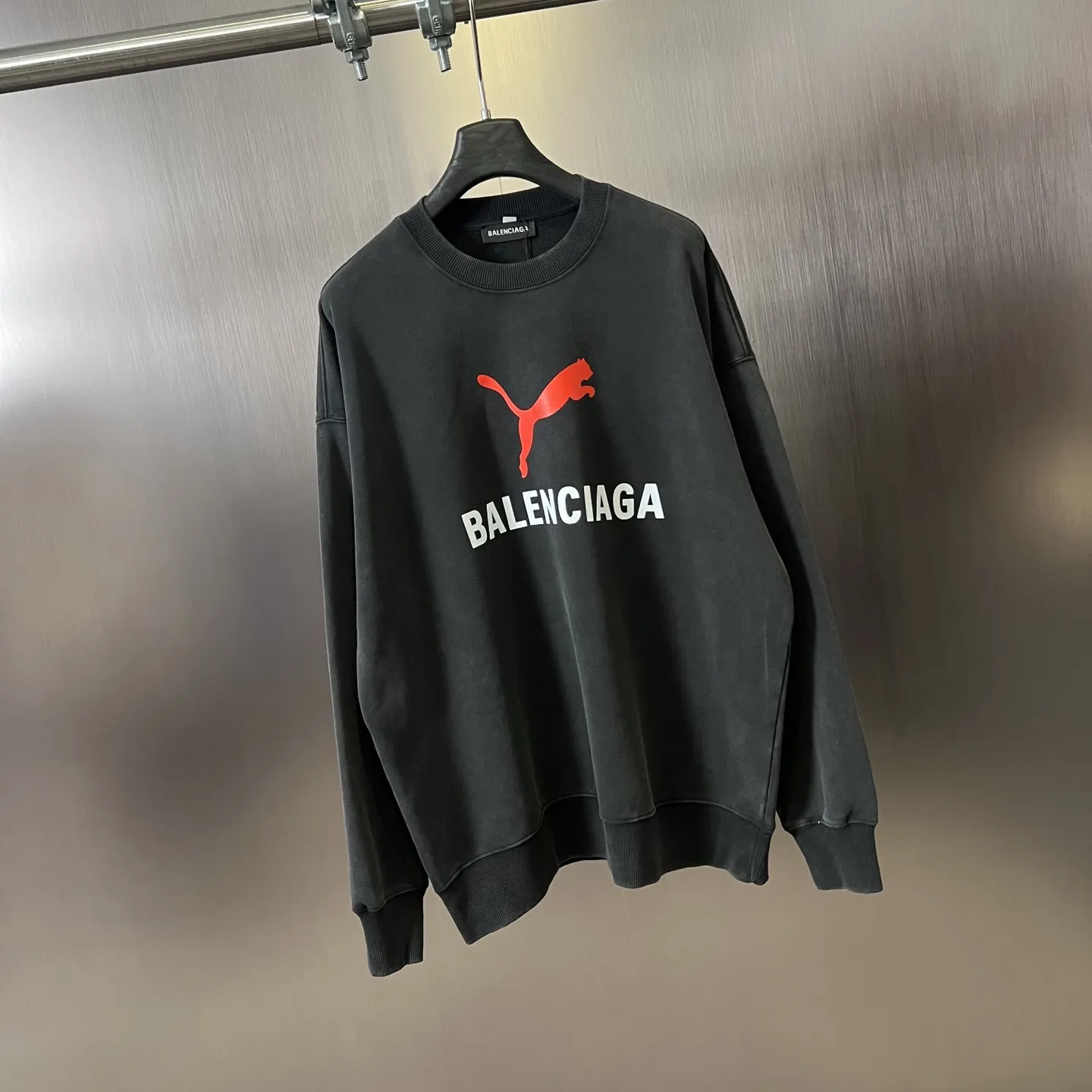 BALENCIAGA PUMA コラボ ダークナイトブラック スウェット - 画像 (3)