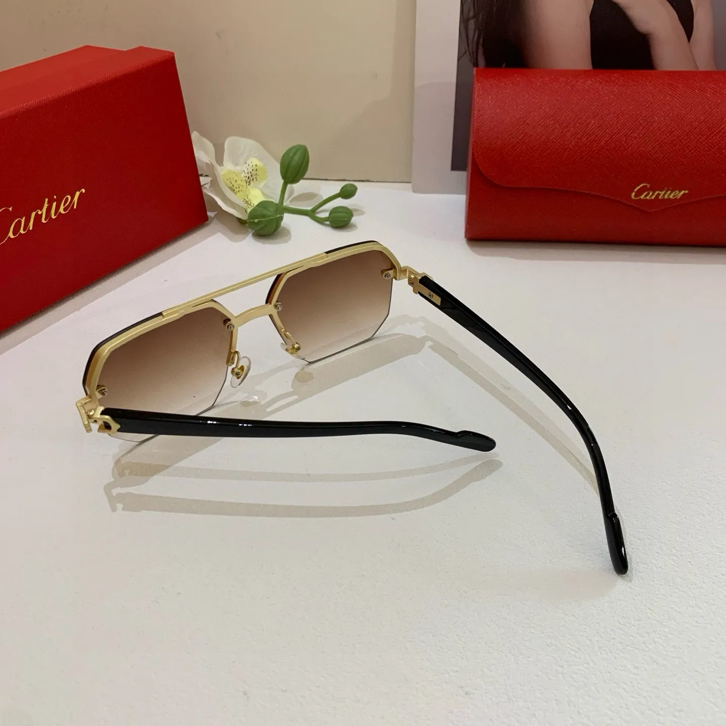 カルティエ新作黒アークサングラス - 画像 (9)