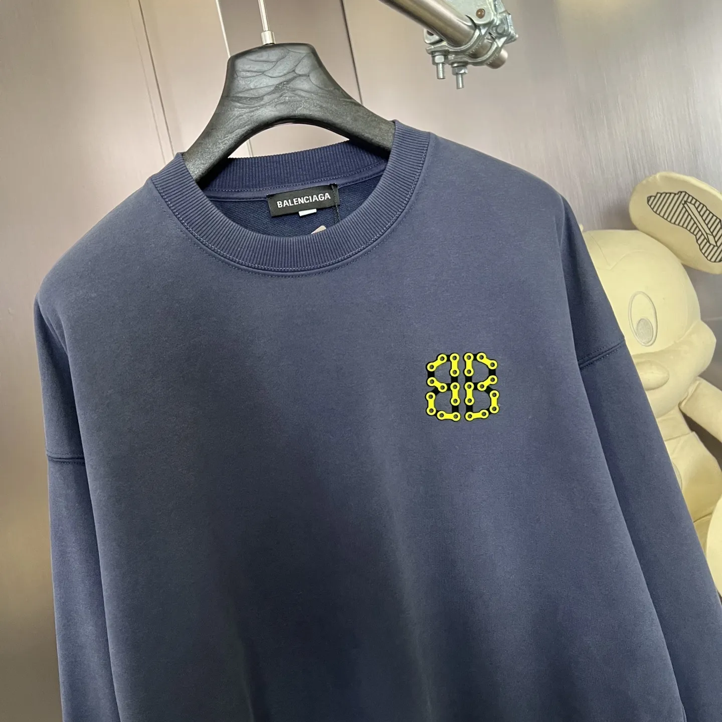 BALENCIAGA 暗夜黒 復古風スウェットシャツ - 画像 (4)