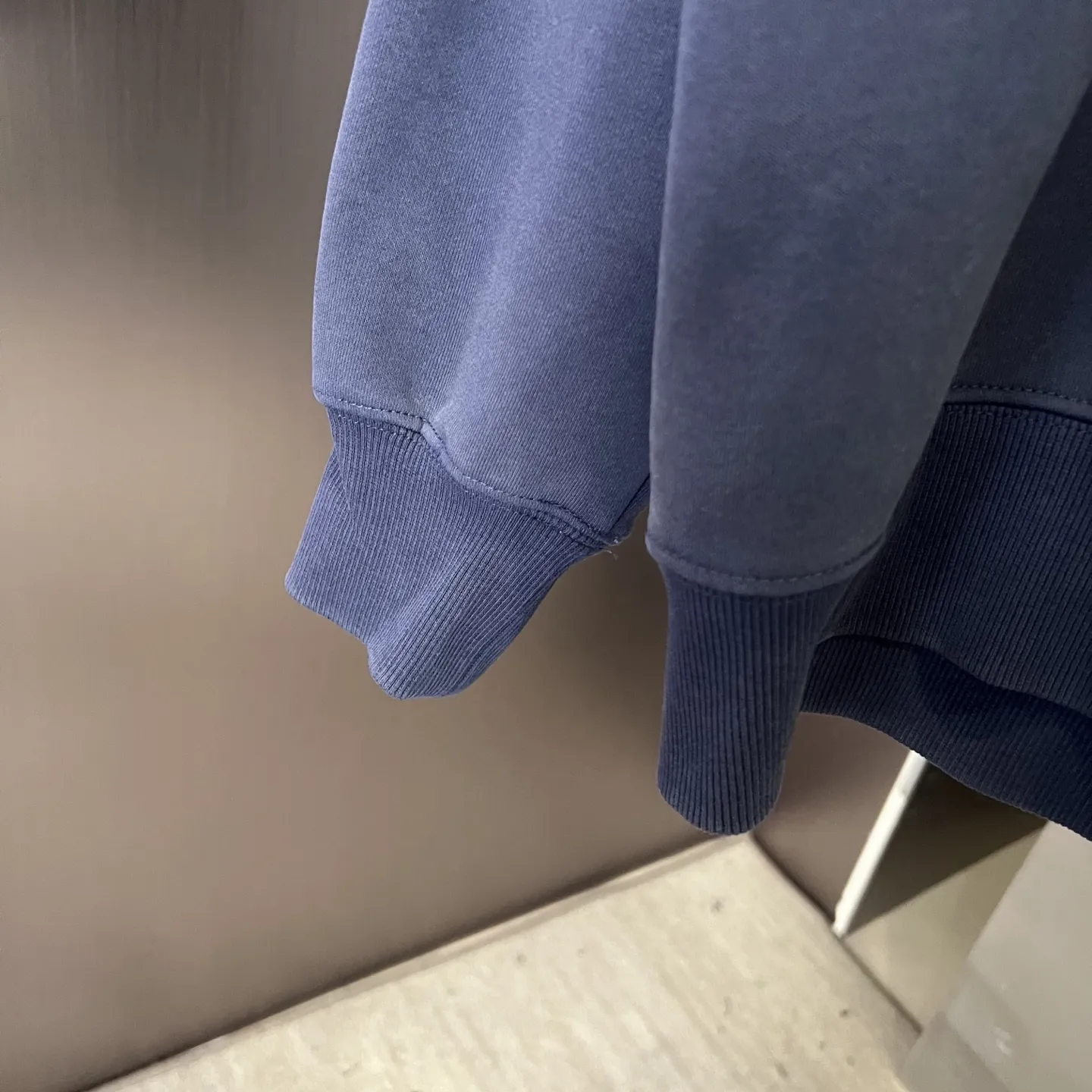 BALENCIAGA 暗夜黒 復古風スウェットシャツ - 画像 (6)