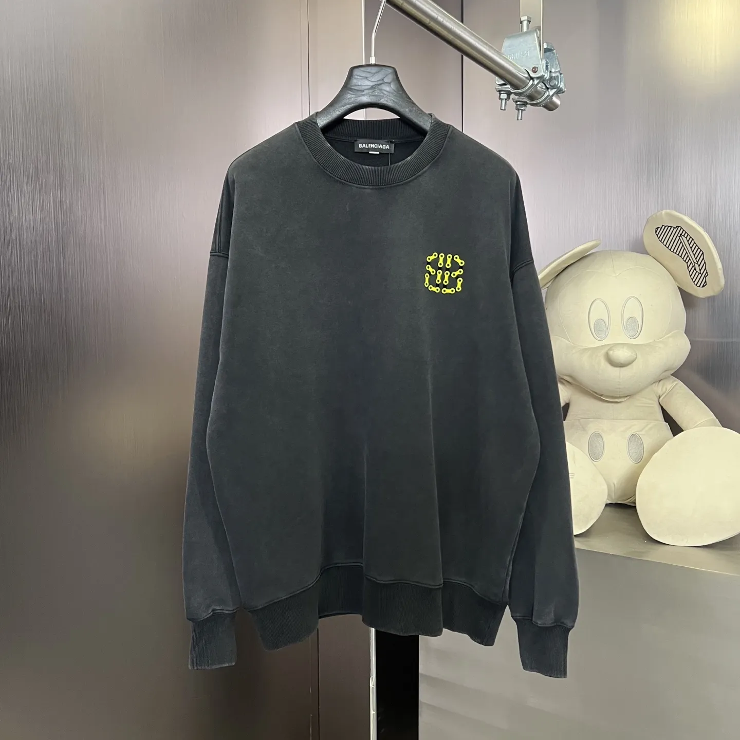 BALENCIAGA 暗夜黒 復古スタイル 丸首スウェット