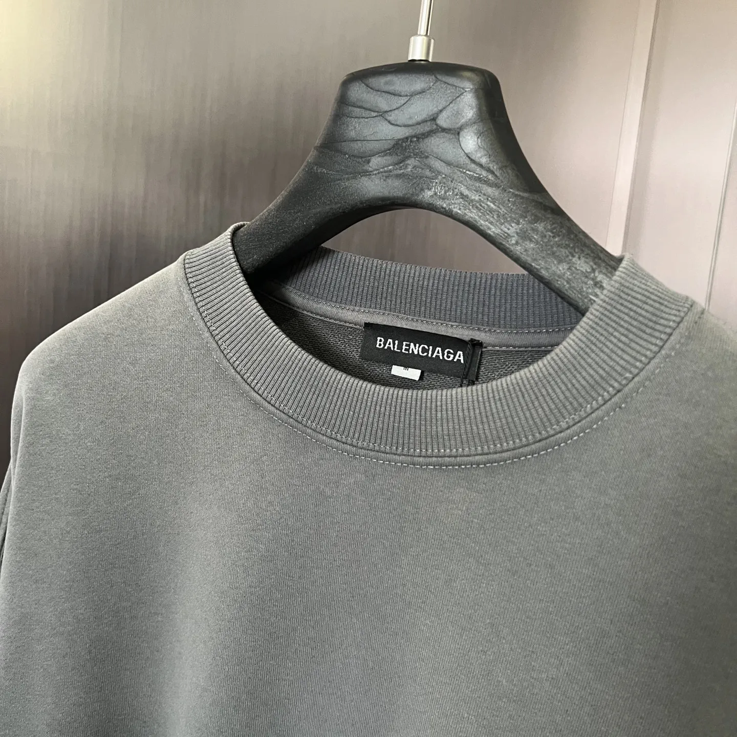 BALENCIAGA 暗夜黒 復古スタイル クルーネックスウェット - 画像 (5)