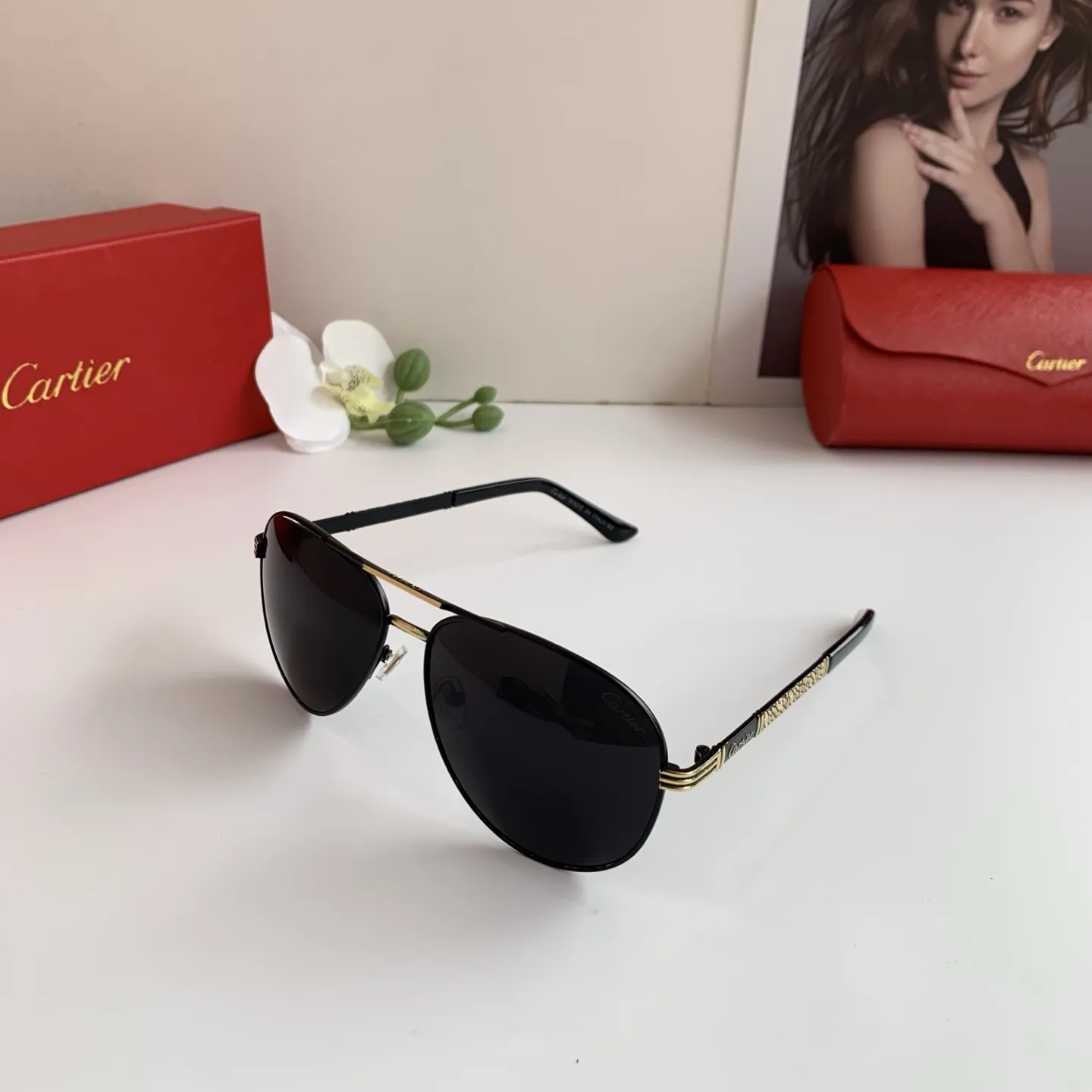 カルティエ新作黒アークサングラス - 画像 (3)