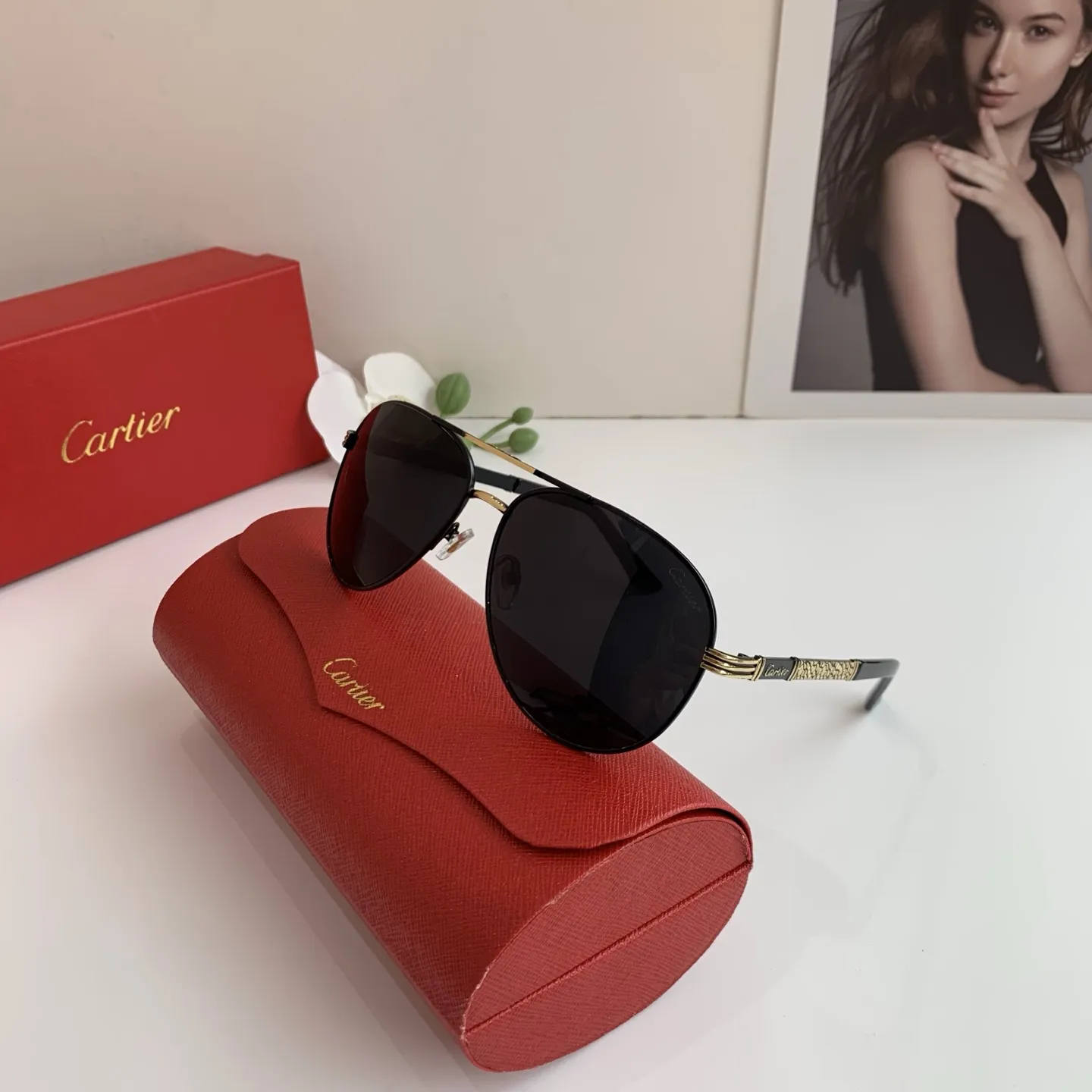 カルティエ新作黒アークサングラス - 画像 (6)
