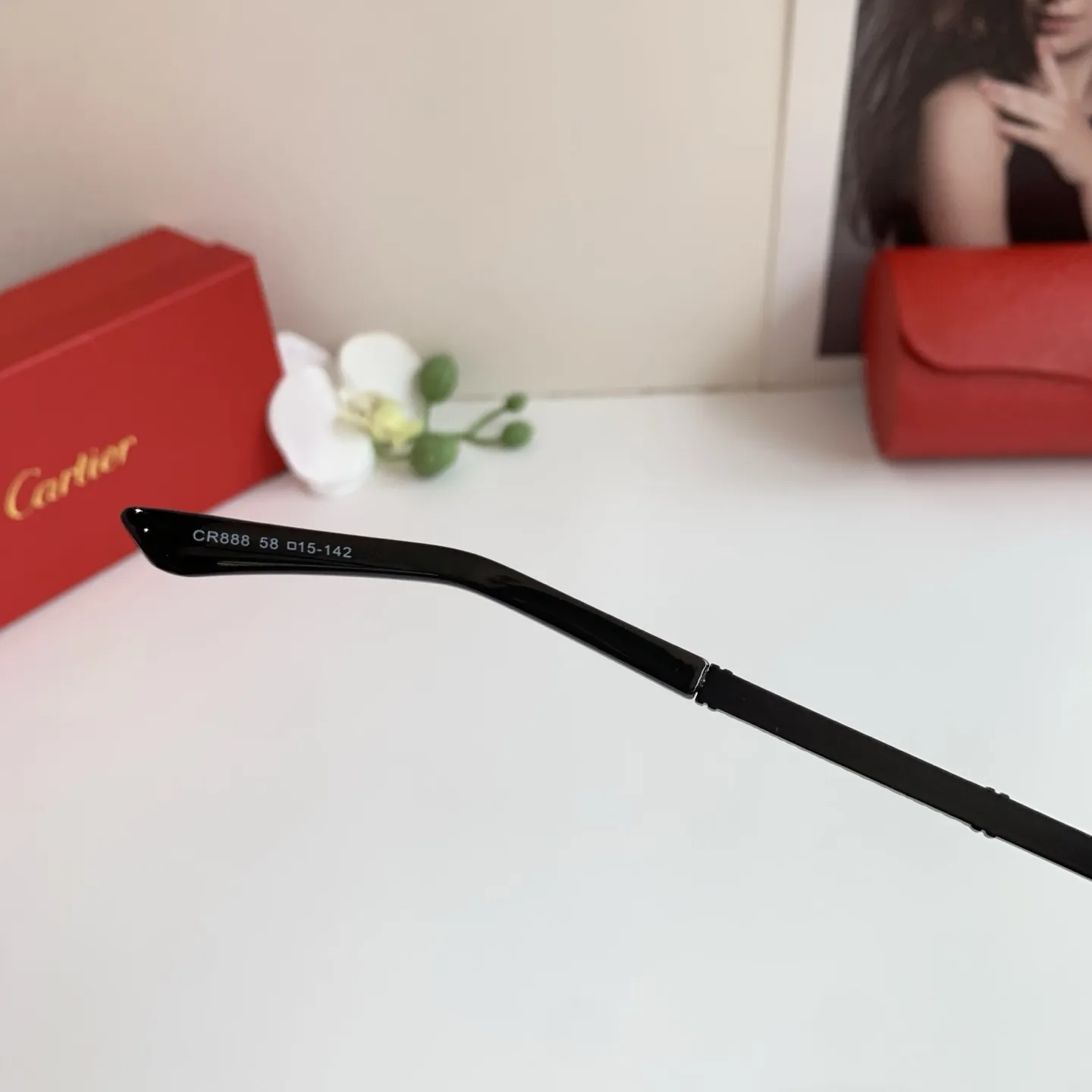カルティエ新作黒アークサングラス - 画像 (7)