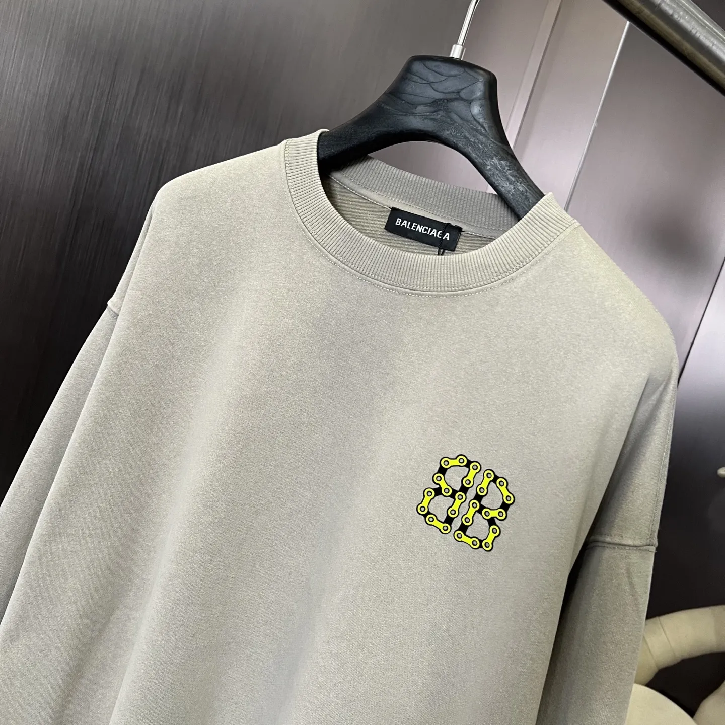 BALENCIAGA 暗夜黒 復古深灰 丸首スウェット - 画像 (4)