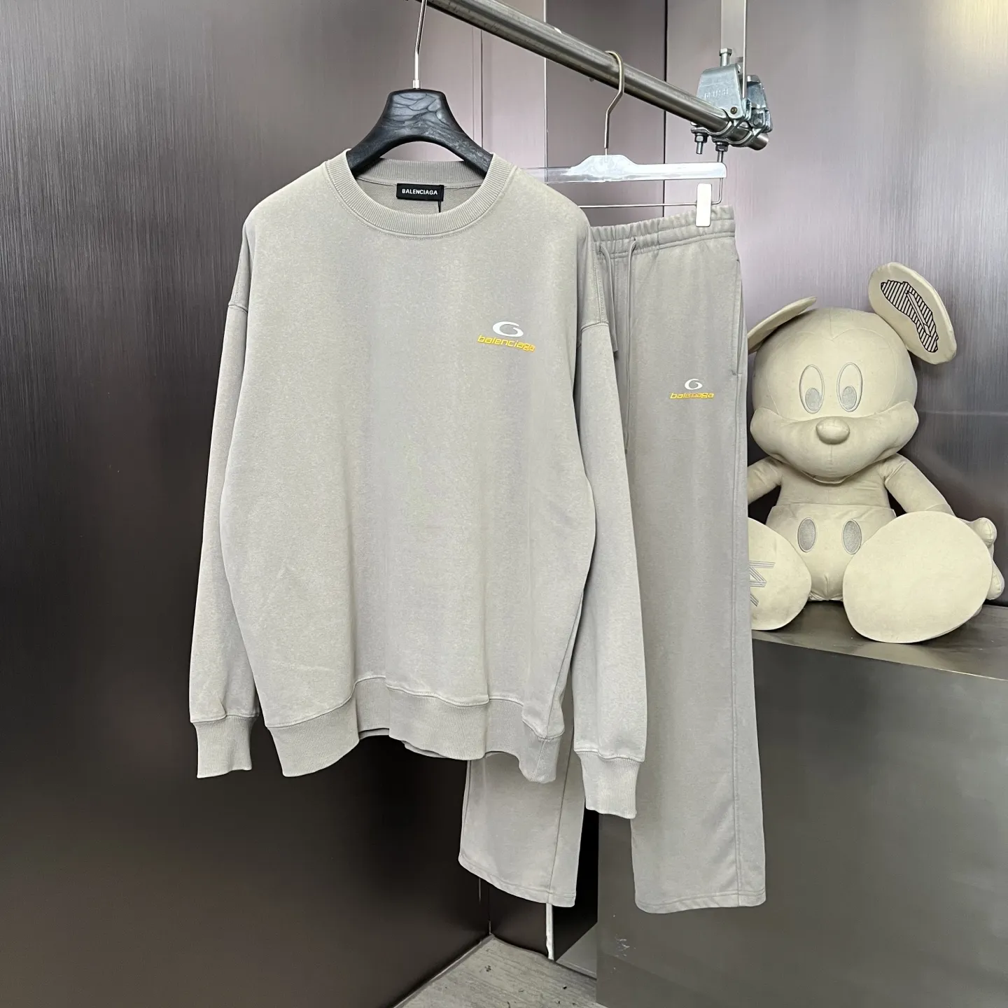 BALENCIAGA 暗夜黒 レトロスタイルスウェット - 画像 (9)