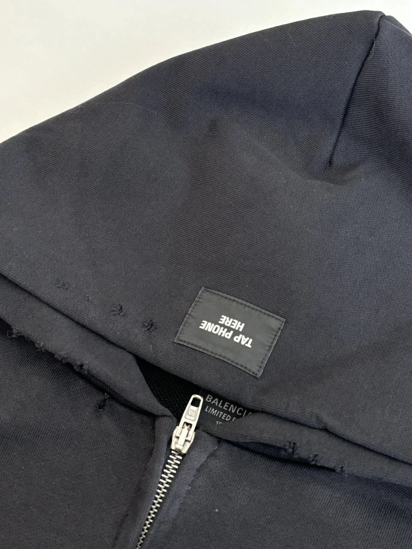 Balenciaga 黒逆Vバースト文字サウンド楽フーディ - 画像 (13)
