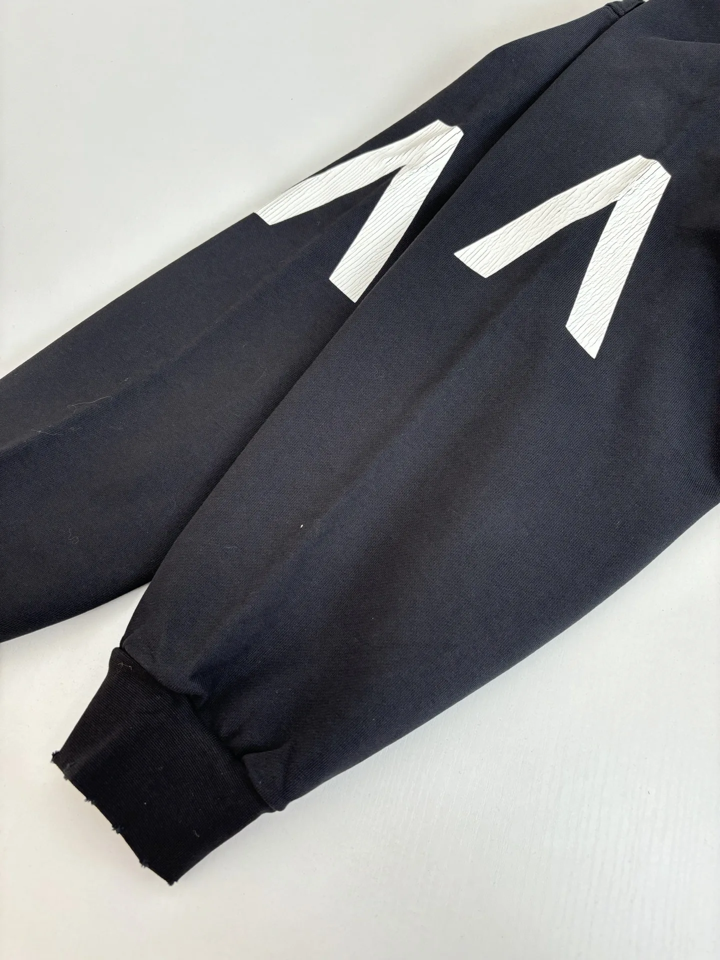 Balenciaga 黒逆Vバースト文字サウンド楽フーディ - 画像 (14)