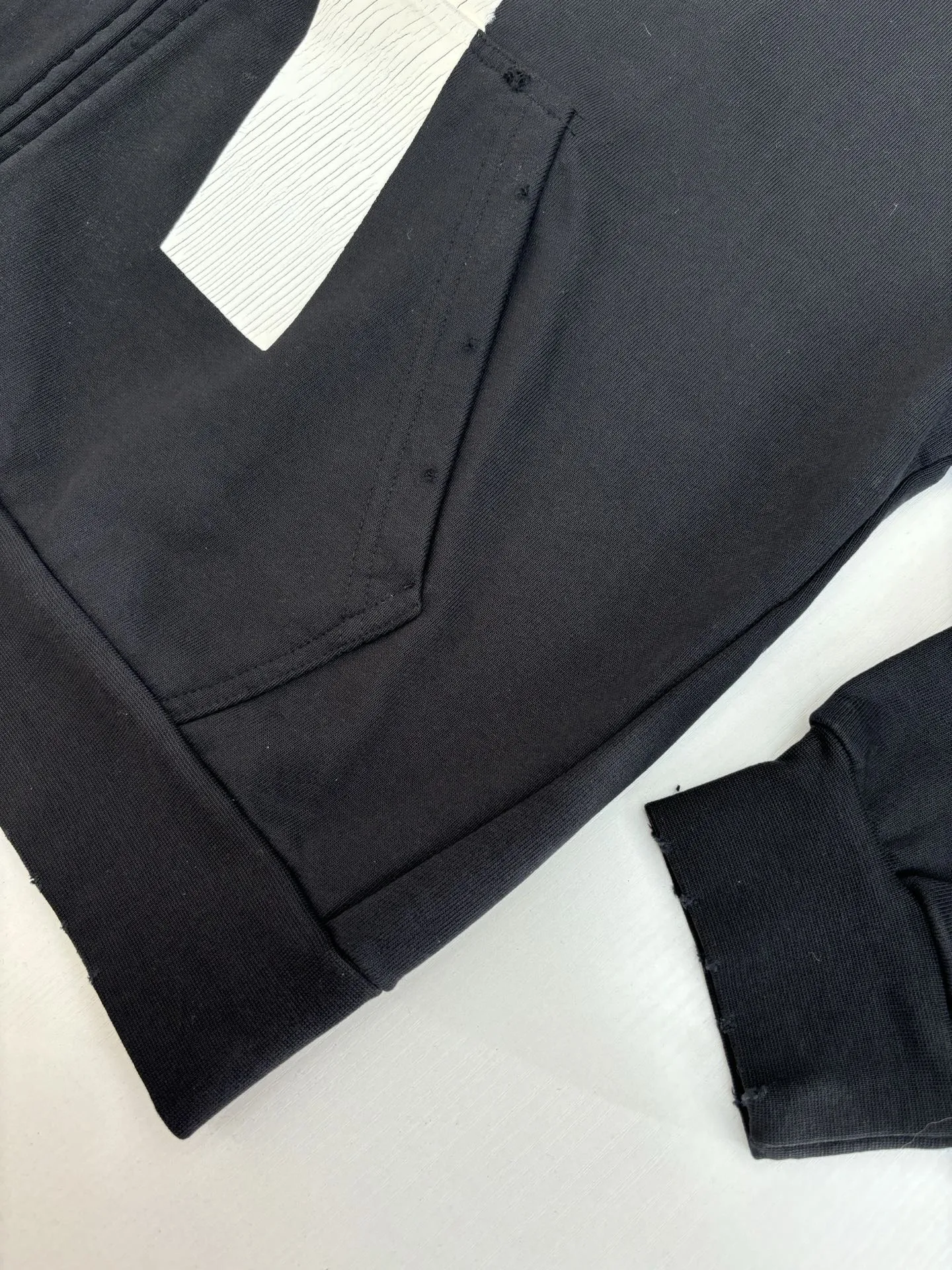 Balenciaga 黒逆Vバースト文字サウンド楽フーディ - 画像 (6)