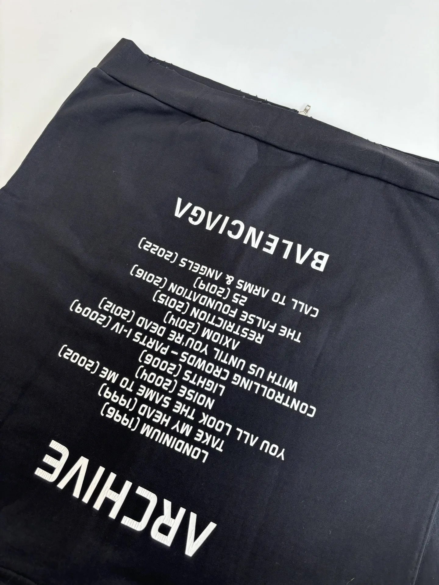 Balenciaga 黒逆Vバースト文字サウンド楽フーディ - 画像 (11)