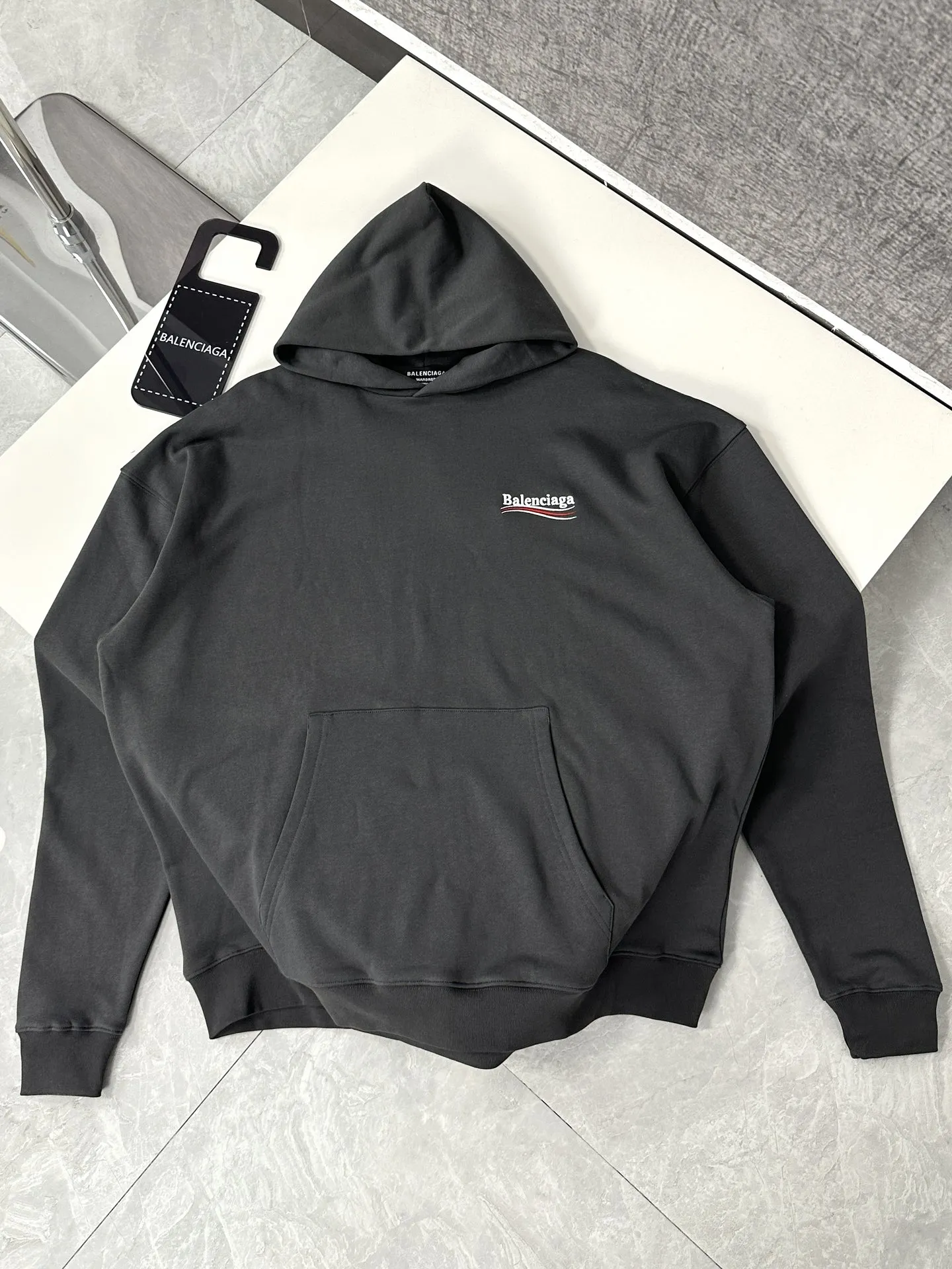 Balenciaga 2025春のブラックコークレタールーズスウェットシャツ - 画像 (4)