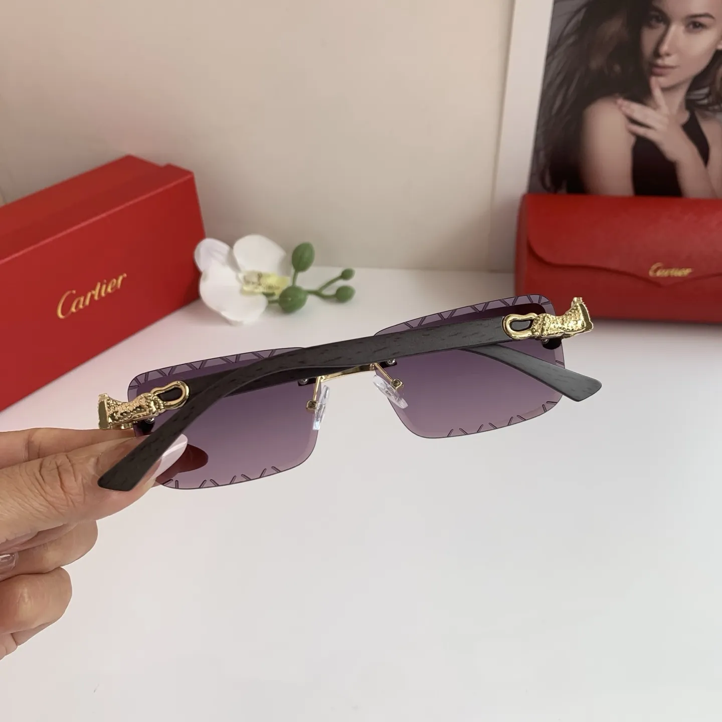 カルティエ新作黒ダイヤモンドサングラス - 画像 (7)